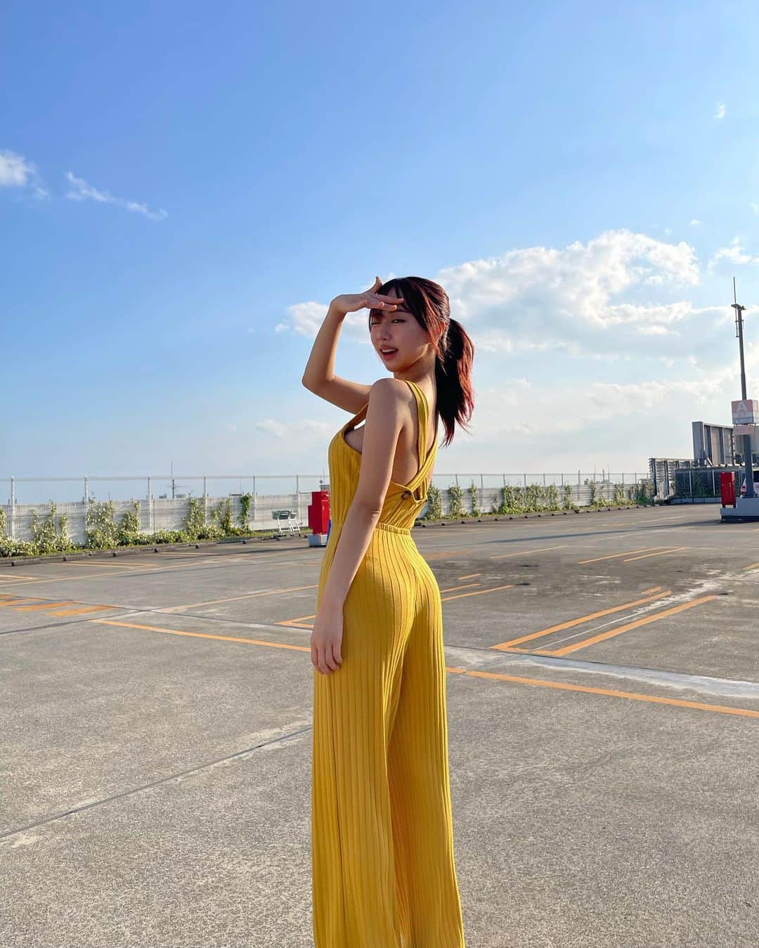 川谷花音のインスタグラム：「ちょっとポカポカしてるね☀️嬉しいね💛  #japan #japanese #japanesegirl #大学生 #大学生コーデ #今日のコーデ #女子大生 #女子大生コーデ」