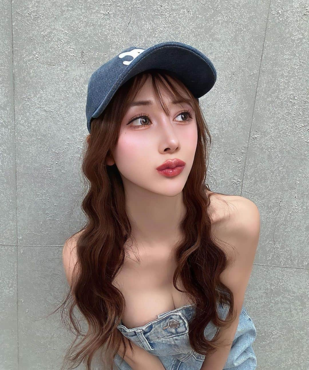 ゆかちんさんのインスタグラム写真 - (ゆかちんInstagram)「デニム🧢×デニム👖  CAP🧢CELINE デニムワンピ👖 ZARA：品番9213/001  #デニムコーデ #デニムワンピース  #カジュアルコーデ #デニムスカート  #オシャレコーデ #オシャレ女子」6月4日 18時51分 - y__chan___