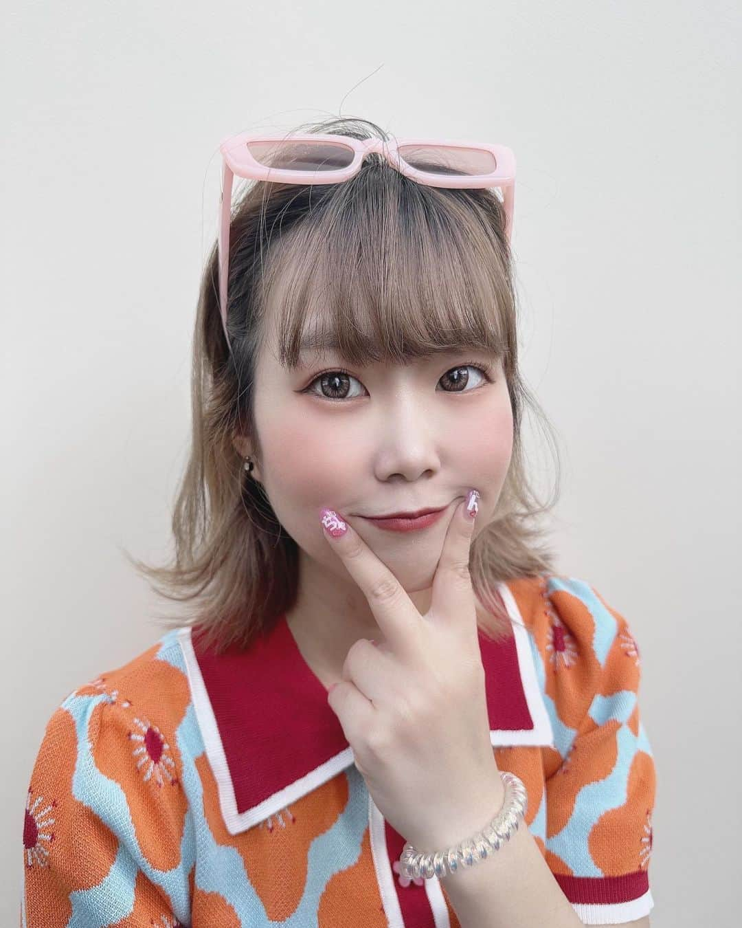 尼崎のなつみかんのインスタグラム：「妹ちゃんに撮ってもらった🩷🪽」