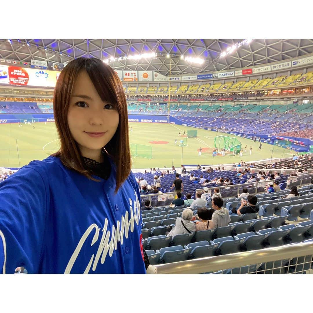 舘谷春香のインスタグラム：「今季初のバンテリンドームナゴヤでした⚾️🌟 vsオリックスバファローズ🐮  本当は昨日広島でそのあと途中下車して野球観る予定でチケットとっていたのですが大雨で広島行けず、きょう日帰りで行ってきました！ 満員御礼のナゴヤドーム！楽しかったー！  負けたけど良いもの見たー！ 宮城大弥投手がすごすぎました😇  今季もう一回くらい名古屋来られたら良いなあ☺️  #dragons #中日ドラゴンズ #ドラゴンズ #名古屋 #バンテリンドームナゴヤ #バンテリンドーム #ナゴヤドーム #中日ドラゴンズ好きな人と繋がりたい #ドラゴンズファンと繋がりたい #ドラゴンズ女子 #プロ野球 #交流戦 #セパ交流戦 #bs2023 #オリックスバファローズ #野球女子 #野球応援 #野球好き #野球好きな人と繋がりたい」