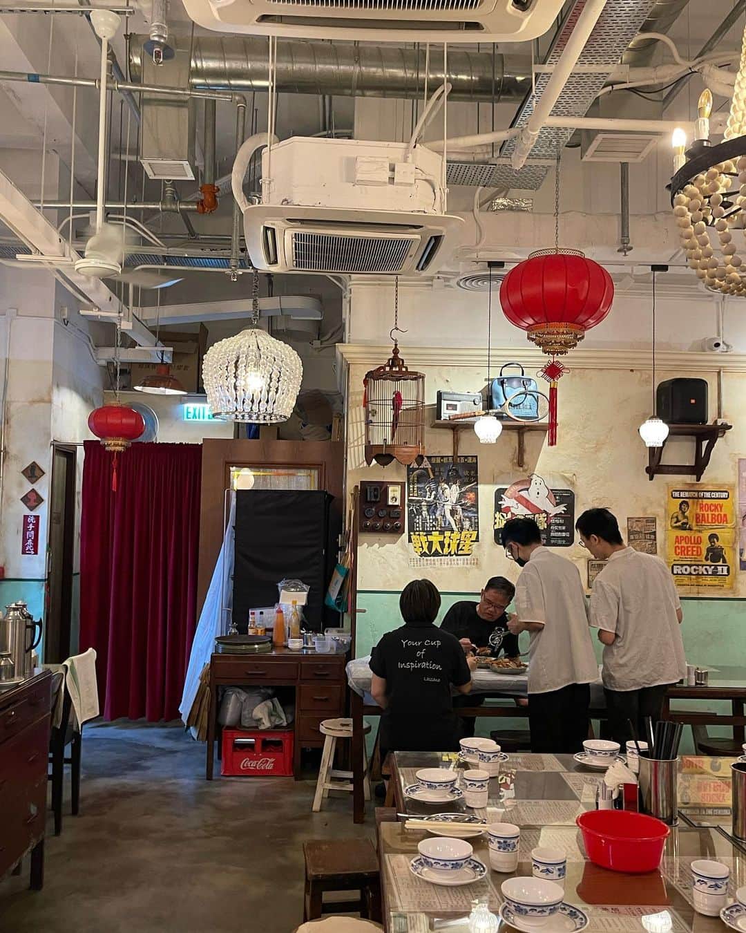 ホン・ソクチョンさんのインスタグラム写真 - (ホン・ソクチョンInstagram)「홍콩 완차이에있는 레트로한 분위기의 식당  완전 내스타일 #langscafe  70/80년대 홍콩의 전성기를 추억하는 분위기  #장국영」6月4日 19時20分 - tonyhong1004