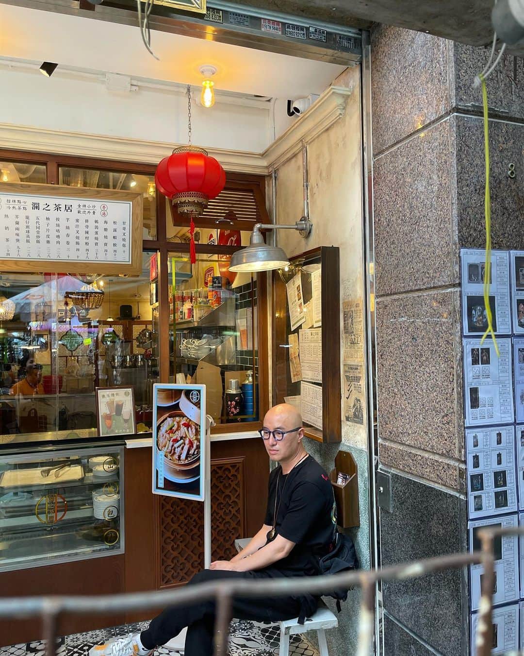ホン・ソクチョンさんのインスタグラム写真 - (ホン・ソクチョンInstagram)「홍콩 완차이에있는 레트로한 분위기의 식당  완전 내스타일 #langscafe  70/80년대 홍콩의 전성기를 추억하는 분위기  #장국영」6月4日 19時20分 - tonyhong1004