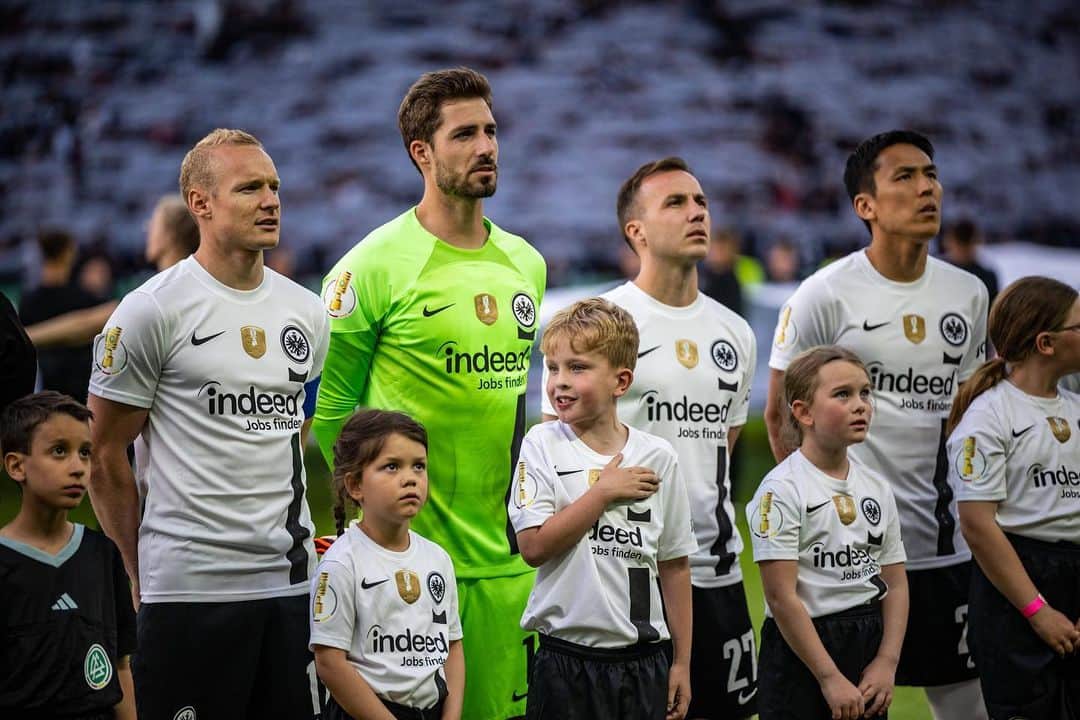 マリオ・ゲッツェのインスタグラム：「Reaching a final is a big achievement, but of course, if you’re at this point in a tournament, you want to win the cup. We’re disappointed but even more hungry for next year.   Incredibly proud of the team, the club, the fans. Thanks for your support! 🦅」