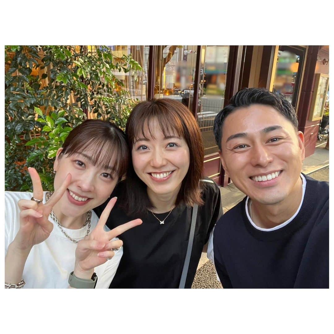 三上真奈さんのインスタグラム写真 - (三上真奈Instagram)「* 同期会🫶 入社1年目のときからゆるりと 3人で交換日記📔をしているのですが、 れいな、きむ、今もってるの私です！🕺  #数年に1回のペースで回ってくる交換日記 #2013年入社」6月4日 19時29分 - mana.mikami47