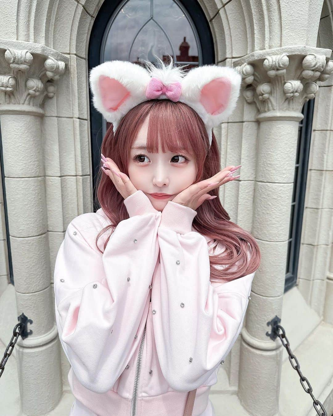 神楽ひなこさんのインスタグラム写真 - (神楽ひなこInstagram)「マリー擬人化？🐈🤍🎀  . .  #マリーちゃん#マリーちゃんコーデ #マリーコーデ#ディズニーコーデ#アイドル#地下アイドル#ピンク髪#ピンクヘア#ピンク」6月4日 19時36分 - hinako_kagura