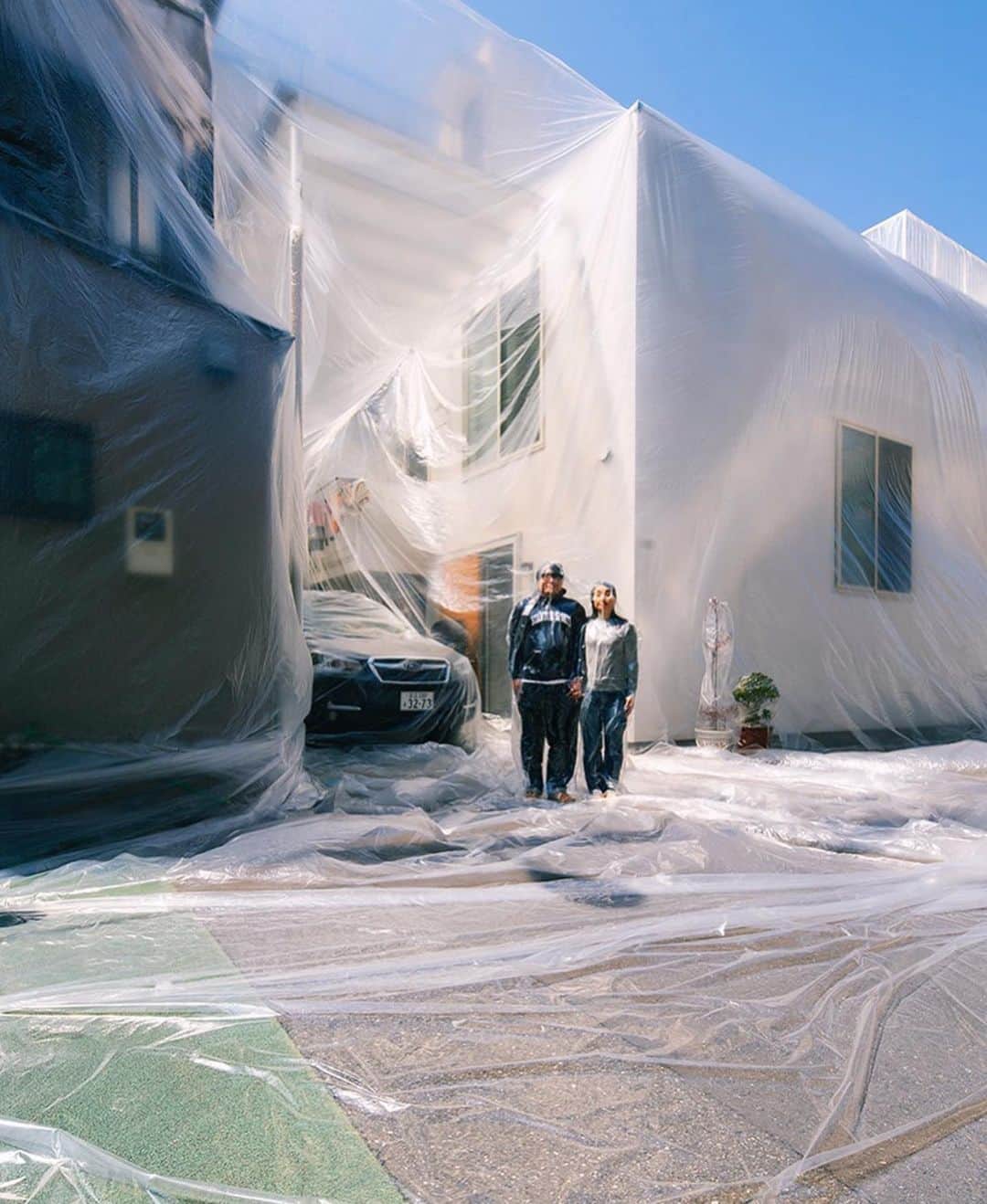 The Cool Hunterさんのインスタグラム写真 - (The Cool HunterInstagram)「Tokyo-based photographer HAL @photographerhal physically wraps his subjects and surroundings, in his eerie, non-photoshopped images.」6月4日 19時41分 - thecoolhunter_