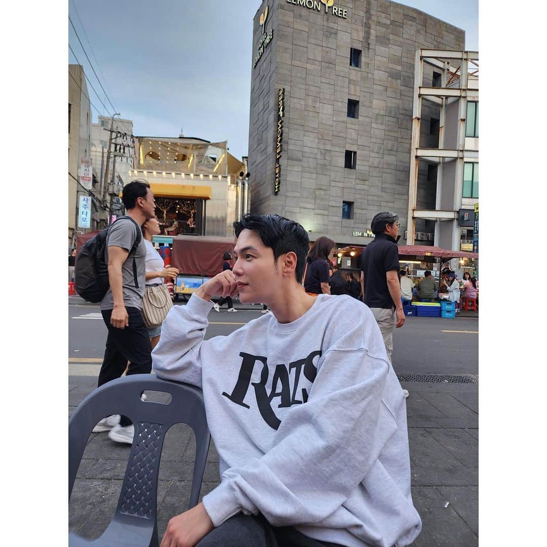 ジヒョク さんのインスタグラム写真 - (ジヒョク Instagram)「날씨가 포장마차」6月4日 19時43分 - xornjsz1