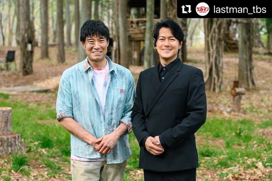 福山雅治さんのインスタグラム写真 - (福山雅治Instagram)「#Repost @lastman_tbs with @use.repost ・・・ . ＼🍀6話オフショット🍀／  皆実さん&ゲストの皆様の 記念写真シリーズを大公開🎉  劇中ではあんなことやこんなことが ありましたが、、、 現場はとっても和やかでした🤭✨  #ラストマン #福山雅治 #髙嶋政宏 #山田純大 #白石朋也」6月4日 19時43分 - masaharu_fukuyama_official