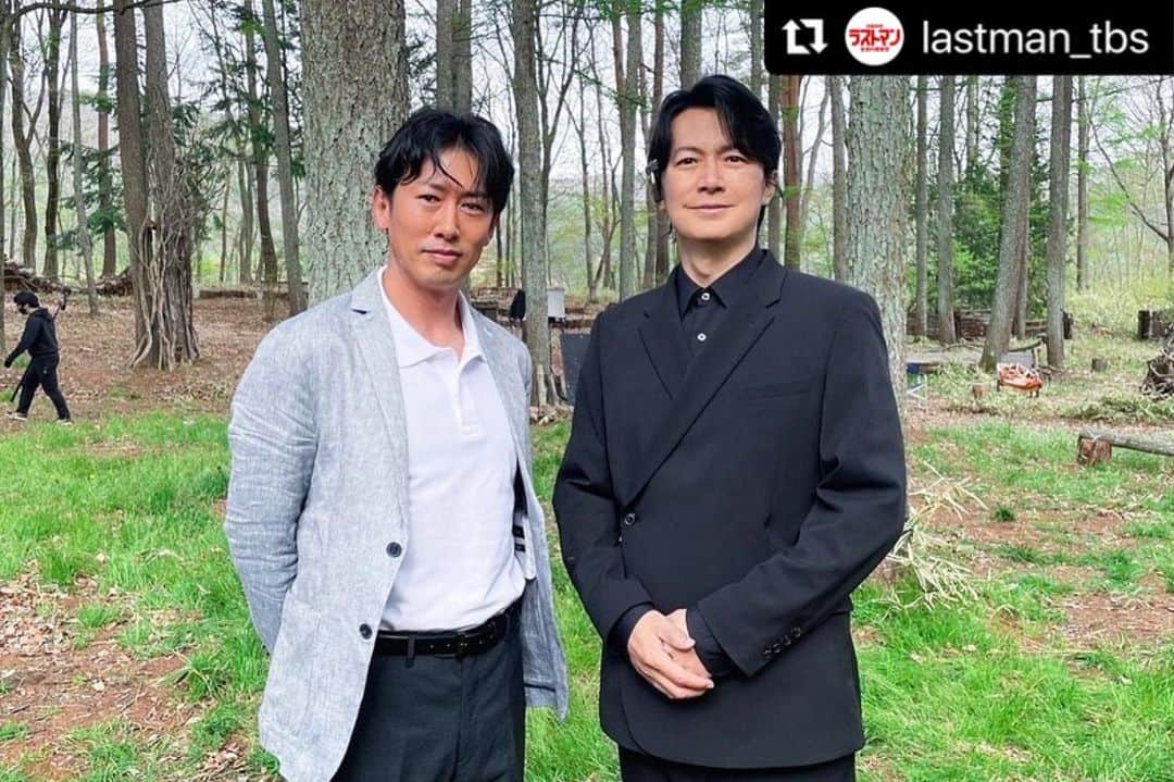 福山雅治さんのインスタグラム写真 - (福山雅治Instagram)「#Repost @lastman_tbs with @use.repost ・・・ . ＼🍀6話オフショット🍀／  皆実さん&ゲストの皆様の 記念写真シリーズを大公開🎉  劇中ではあんなことやこんなことが ありましたが、、、 現場はとっても和やかでした🤭✨  #ラストマン #福山雅治 #髙嶋政宏 #山田純大 #白石朋也」6月4日 19時43分 - masaharu_fukuyama_official