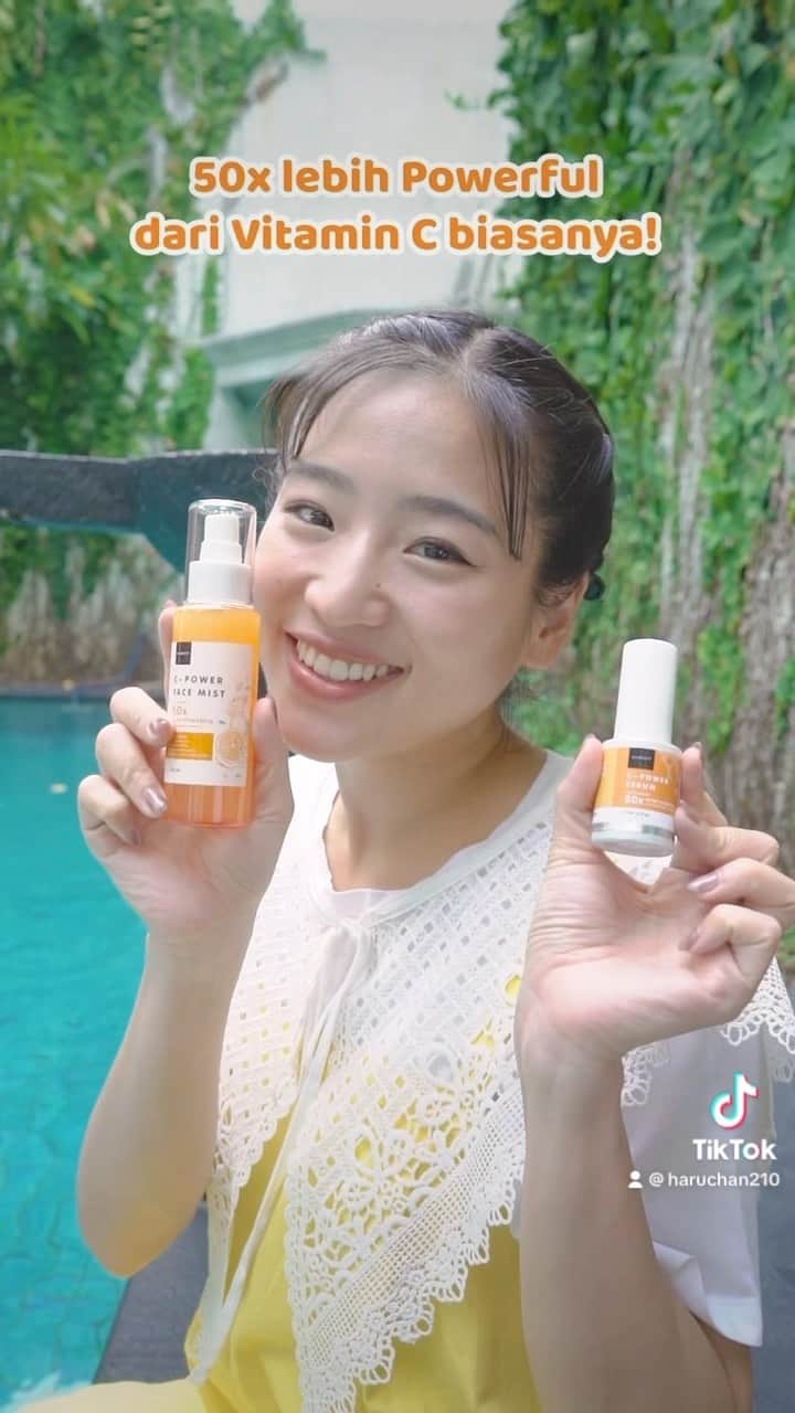 仲川遥香のインスタグラム：「Kalau kalian punya permasalahan kulit kusam dan kering jangan khawatir lagi karena produk c power face mist dan c power serum dari @scarlett_whitening ini bagus banget loh vitamin C nya itu 50x lebih powerfull daripada vitamin C tradisional lainnya dapat membantu mencerahkan kulit dan melembabkan kulit cook banget untuk semua jenis kulit loh yuk dapatkan skarang 😍🥰」