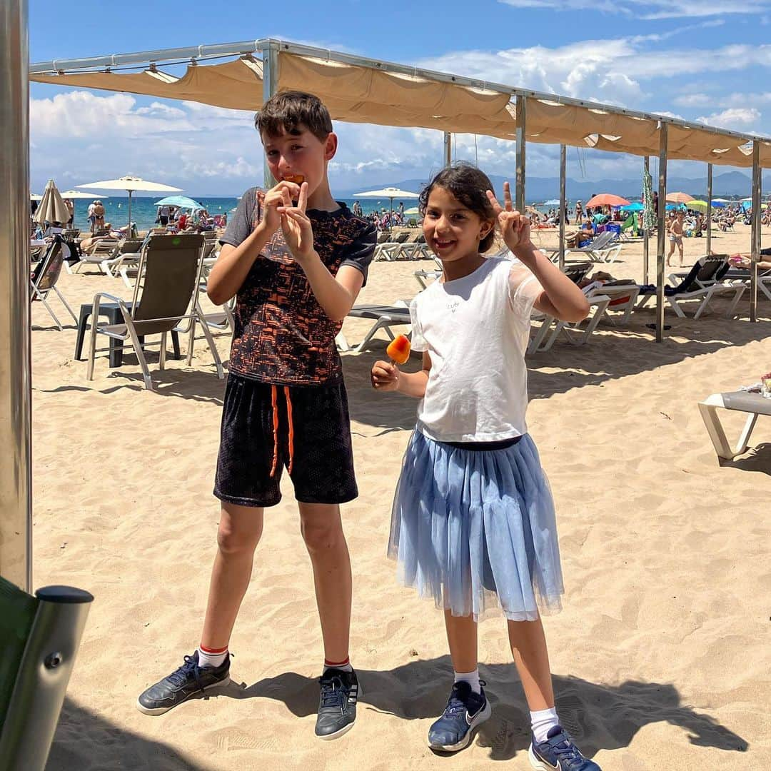 イサーク・クエンカさんのインスタグラム写真 - (イサーク・クエンカInstagram)「🏖️ #familia」6月4日 20時13分 - cuencaisaac