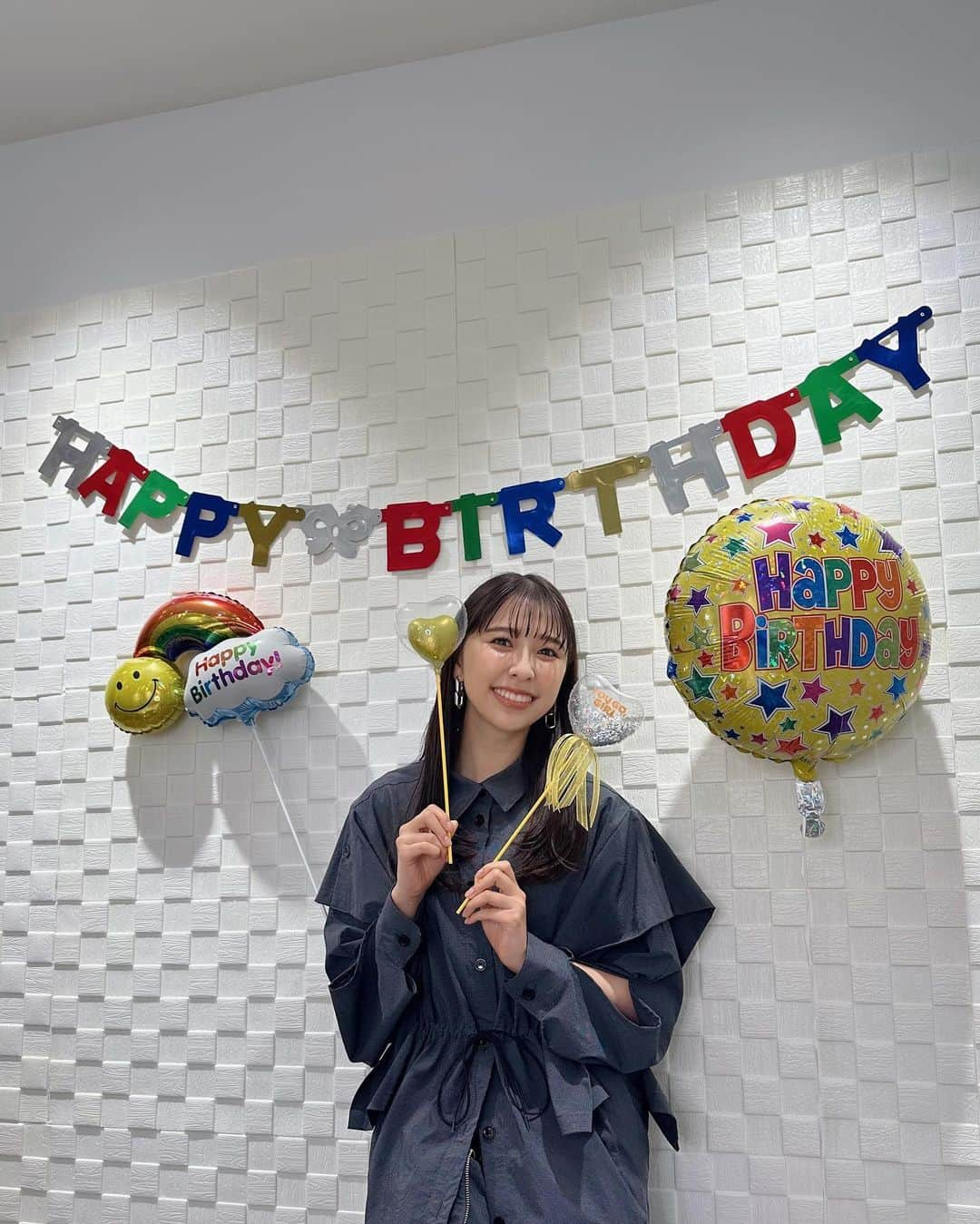 玉井詩織さんのインスタグラム写真 - (玉井詩織Instagram)「🎂💛 誕生日を迎えました☺️ 当たり前じゃない日々や周りの環境への感謝の気持ちを忘れずに、人としてももっと成長できるように🕊️  色んなことを楽しんでいきたいです☺︎ たくさんのお祝いありがとう…🌷 28歳もよろしくです！ わー！28だって！めっちゃ大人じゃん！🤣  #28」6月4日 20時31分 - shioritamai_official