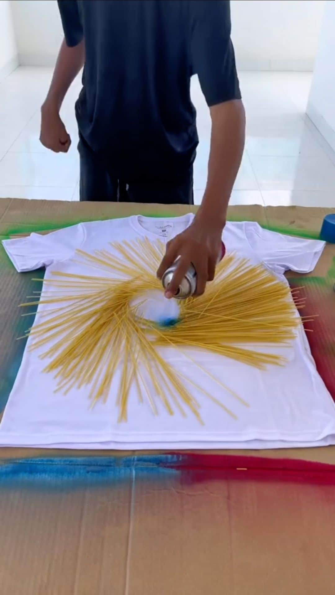 のインスタグラム：「Colorful pasta T-shirt🌈🤩👍 #crafttshirts #issei」