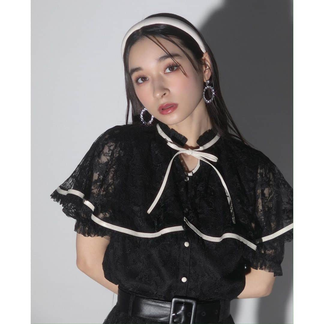 BUBBLESさんのインスタグラム写真 - (BUBBLESInstagram)「ㅤㅤㅤㅤㅤㅤㅤㅤㅤㅤㅤㅤㅤ  ㅤㅤㅤㅤㅤㅤㅤㅤㅤㅤㅤㅤㅤ ☑︎ lace cape blouse ¥6,900+tax color : black / white / blue https://www.sparklingmall.jp/c/sparklingmall_all/BS71213 ㅤㅤㅤㅤㅤㅤㅤㅤㅤㅤㅤㅤ ☑︎ lace pleats skirt-pants ¥6,500+tax color : black / white / blue https://www.sparklingmall.jp/c/sparklingmall_all/BS71214 ㅤㅤㅤㅤㅤㅤㅤㅤㅤㅤㅤㅤㅤ _____________________________________________  #bubbles #bubblestokyo  #bubbles_shibuya #bubbles_shinjuku #bubblessawthecity #bubbles #new #clothing #onepiece #setup #lace #fashion #style #styleinspo #girly #harajuku #shibuya #newarrival #May #spring #2023_BUBBLES #May2023_BUBBLES」6月4日 21時00分 - bubblestokyo