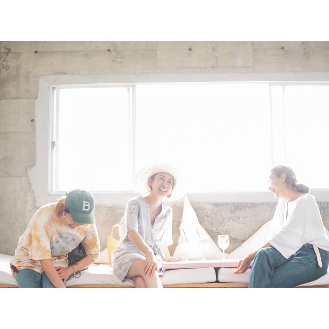 土井地恵理子のインスタグラム：「グータラヌーバー @gootaranuuuva   このアカウントで 3人でインスタライブを たまに、でも定期的に やることにしました◡̈  2回目は明日 是非覗いてみてください🙌🏻 ぐーたら喋ってます🤣  @sister_market  @city.coffee.makoto  @ericodoiji」