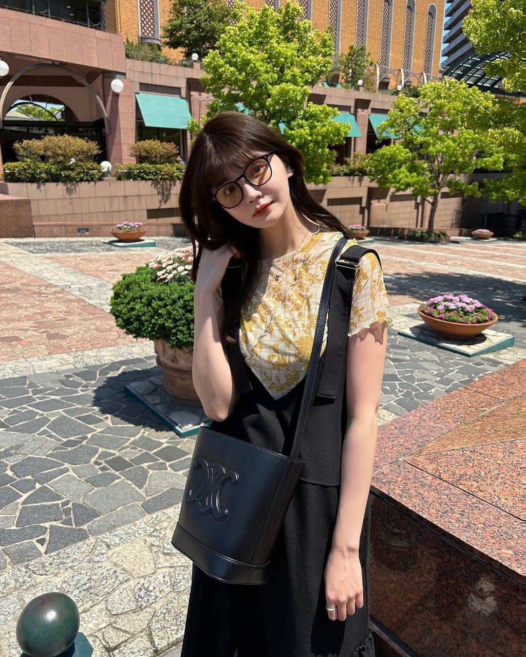 村田倫子さんのインスタグラム写真 - (村田倫子Instagram)「さいきん🐈‍⬛  code tops #idem (coming soon) one-piece #idem bag #celine  glasses #zoff」6月4日 21時02分 - rinco1023