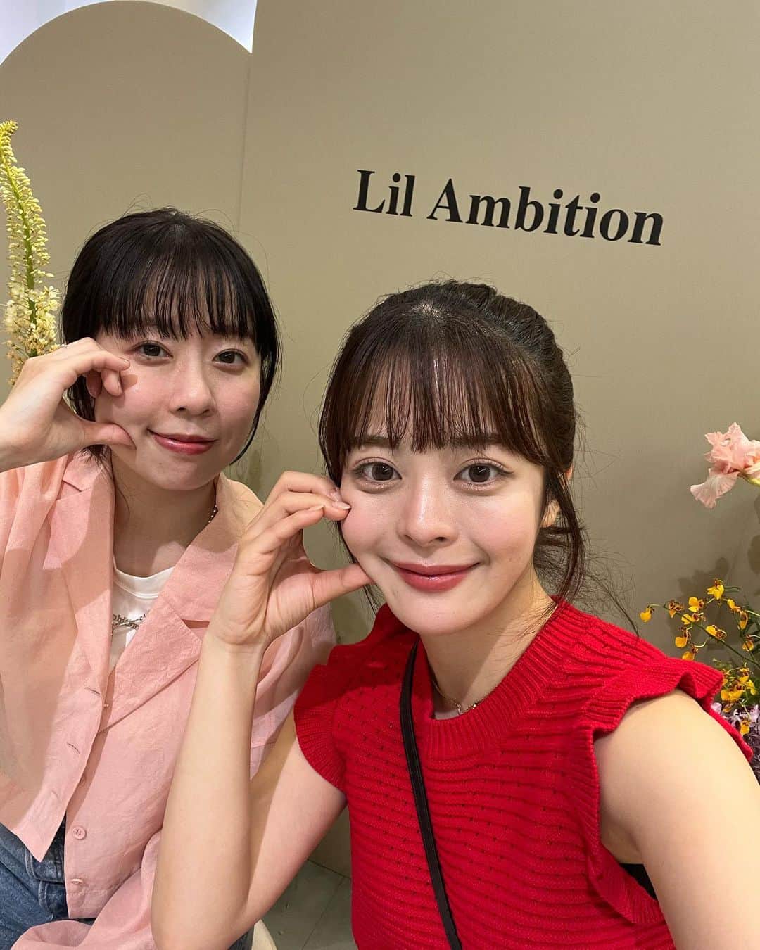 牛江桃子（ももち）さんのインスタグラム写真 - (牛江桃子（ももち）Instagram)「福岡PARCO POPUP🍎❤️ 沢山のご来店､本当にありがとうございました♡ @lilambition_official として初めての福岡上陸､想像以上にたくさんの方が来て下さり本当に本当に嬉しかったです…🥲♡ 熊本や佐賀や鹿児島から来て下さった方や､大阪や愛知から前泊して遠征して来て下さった子もいたり､､ そして印象的だったのは､リルの過去のお洋服を着て来てくれる方が多かった事！去年の春のワンピや夏のスカートなど､それぞれの私物と合わせてすっごく可愛くコーデして着てくれていて､､みんなの中の日常にリルが溶け込んでいる感覚が直接感じられて､すっごく嬉しかった｡☺️♡ みんなの中の日々の小さな野望になりたくてリルを立ち上げ早一年半｡POPUPをする度に､自分がどういう気持ちで､どんな想いを込めてリルを立ち上げたか､そしてみんなの人生の小さなキッカケの背中を押せるような存在でもっとありたいという想いが強くなり､ Lil Ambitionのお洋服を通してもっともっとみんなと大きくしていきたいなぁと改めて深く思います。また福岡に絶対に戻って来ます✊🏻🩷 もっともっと大きくなって戻ってくるから､待ってて✊🏻🩷🔥最高に可愛いお洋服をこれからもお届けするね！ ⁡ ⁡ 今日はみんな本当に本当にありがとう！ 九州にみんなに会えて本当に本当によかった。 直接ありがとうを伝えさせてくれて、ありがとう！ ⁡ 絶対にまた会おうね！九州だいすき！！！！！！ ⁡ 次は来週火曜日からの Lil Week 🗓️🩷🩷 毎日20時〜、リルライブで会おうね！またね！♡ ⁡ ⁡ #lilambition #リルアンビション」6月4日 21時09分 - momochi.661