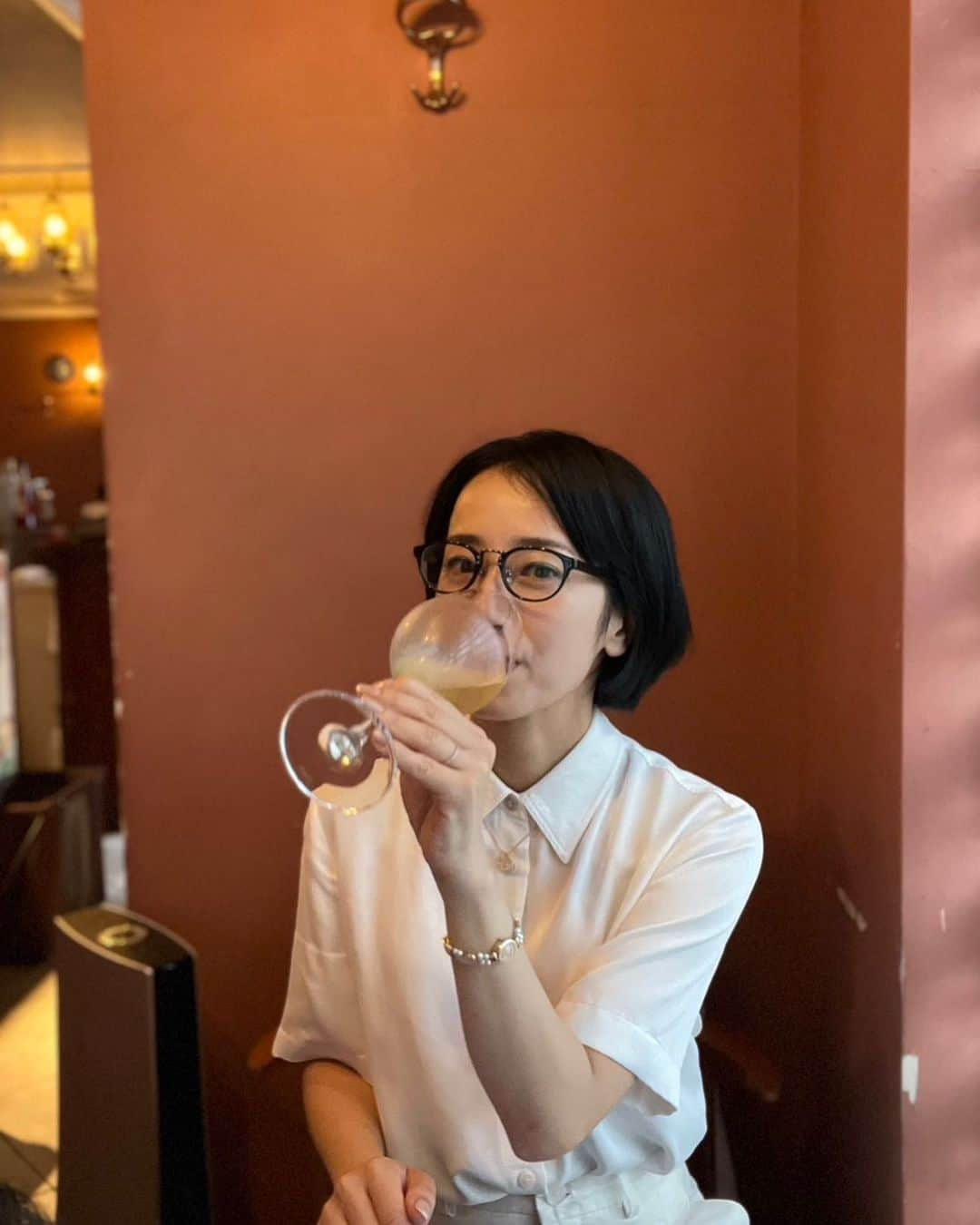 映美くららのインスタグラム：「. 今日もお疲れ様です🥂　 今週もがんばるぞい」