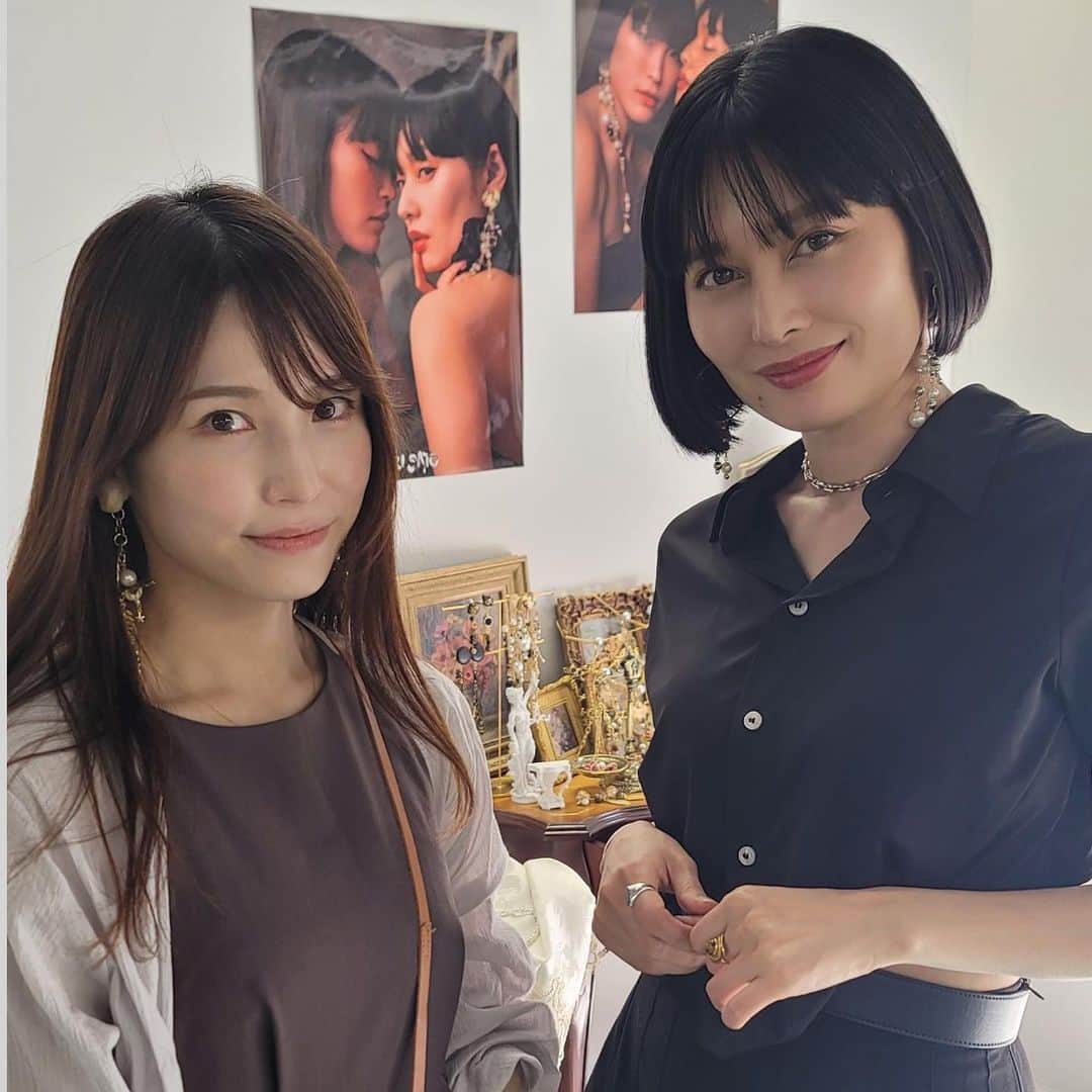 佐藤乃莉のインスタグラム：「写真撮れなかった方達も いたりして…本当に沢山の方々に来て頂きました🙏✨  幸せ者な佐藤です😭✨✨  #感謝#展示会#イヤリング」