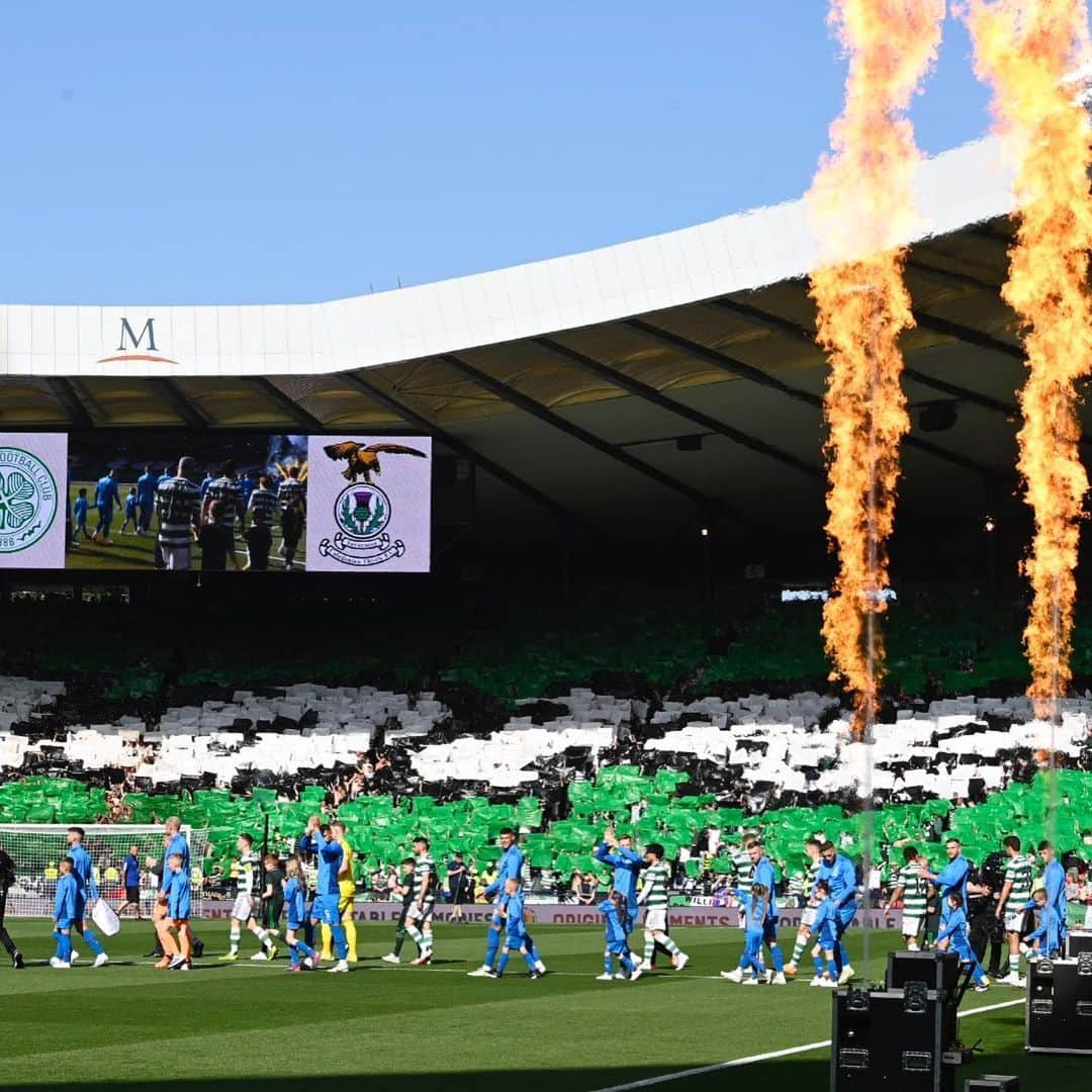 ジョー・ハートさんのインスタグラム写真 - (ジョー・ハートInstagram)「Thank you for all the support this year … makes it so so special @celticfc 🍀💚🍀💚」6月4日 21時17分 - joehartofficial