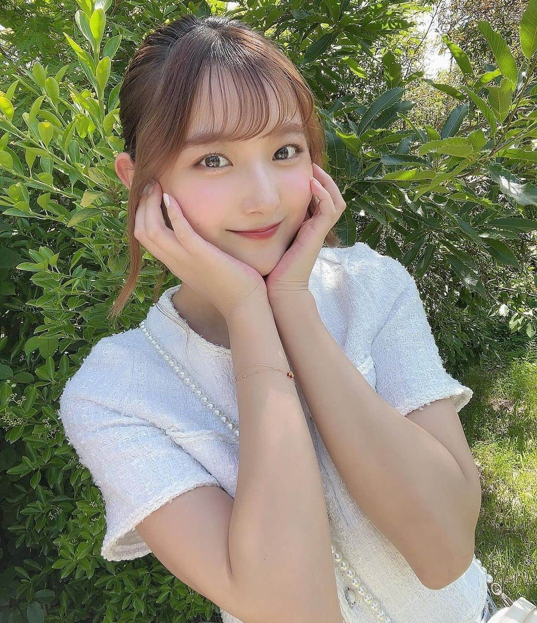 悠花さんのインスタグラム写真 - (悠花Instagram)「緑いっぱい〜🌞🍃 ・ この日はお友達と糸島までドライブ🚗♡  運転ありがとう〜☺︎ ・ 念願のおむすび定食🍙食べて、 ジェラートも食べたよ〜🤤 ・ #糸島 #ゴハンヤイタル  #shunagelato #はるかコーデ」6月4日 21時20分 - haruka_217_