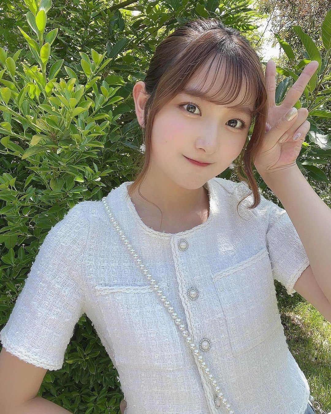 悠花さんのインスタグラム写真 - (悠花Instagram)「緑いっぱい〜🌞🍃 ・ この日はお友達と糸島までドライブ🚗♡  運転ありがとう〜☺︎ ・ 念願のおむすび定食🍙食べて、 ジェラートも食べたよ〜🤤 ・ #糸島 #ゴハンヤイタル  #shunagelato #はるかコーデ」6月4日 21時20分 - haruka_217_