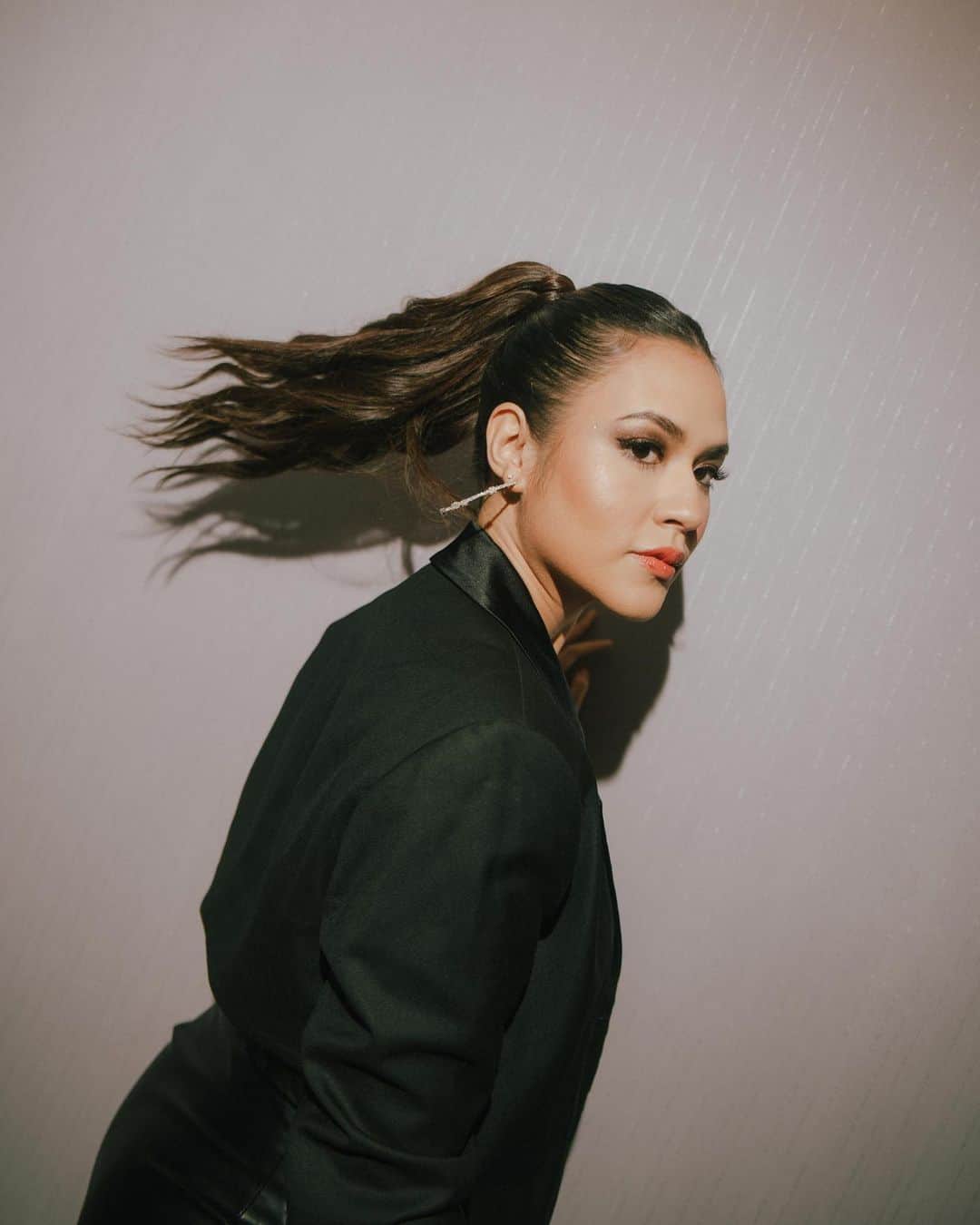 Raisa Andrianaのインスタグラム：「Ya?」