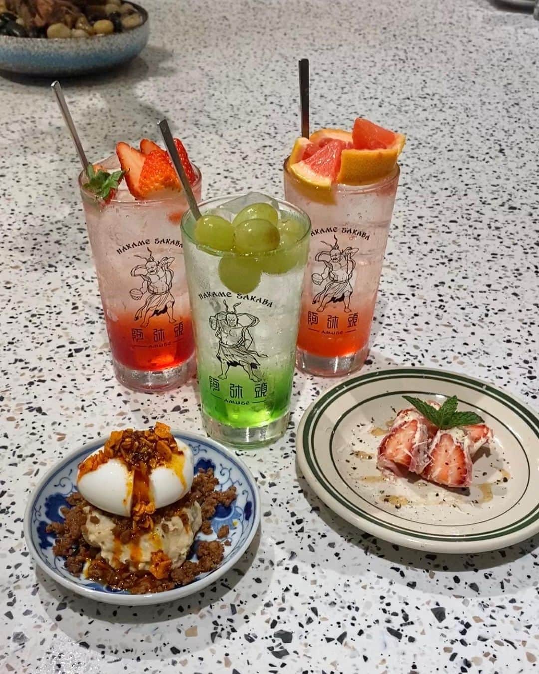 砂糖桃さんのインスタグラム写真 - (砂糖桃Instagram)「おしゃれな居酒屋さん🏮 スワイプしてね🍻  @amuse_nakameguro  中目黒にある居酒屋さん❕ 見た目可愛すぎるし、ご飯もめちゃ美味しいかった🥹✨ 店内もおしゃれで素敵だった💗  . #中目黒カフェ #中目黒グルメ #中目黒ディナー #中目黒居酒屋 #居酒屋グルメ」6月4日 21時27分 - _peeach_
