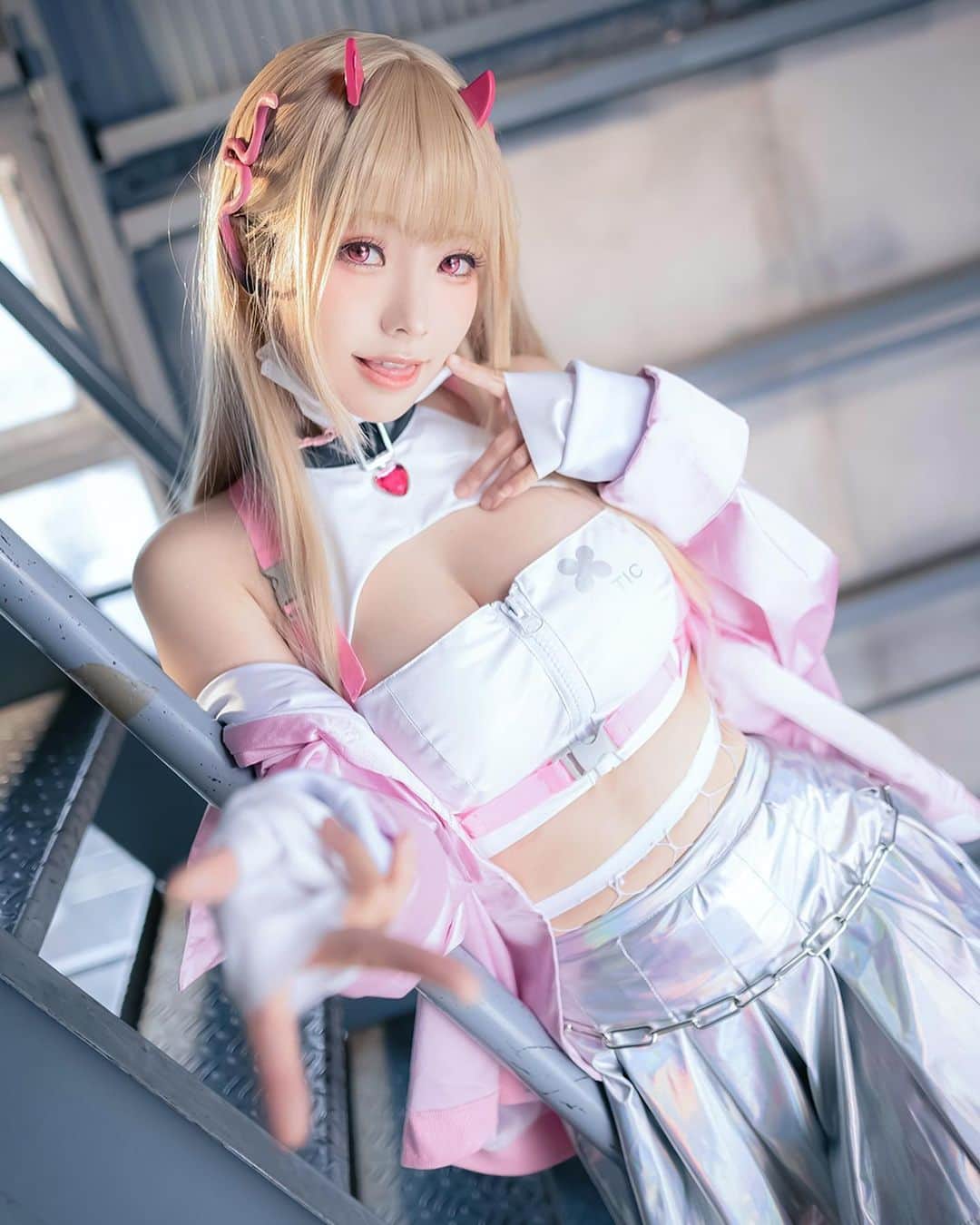 のインスタグラム：「June 2023 photo set!✨ To celebrate the 2nd anniversary of Ely's Patreon,we have added more styles this month!🎉🎉 Subscribe to get all : 𝑳𝒊𝒏𝒌 𝒊𝒏 𝒃𝒊𝒐  ✧～✧～✧ 今月の写真セットです✨ ファンティア開設2周年を祝して、今月はより多くのスタイルを追加しました！ チェックしてね💕  ✧～✧～✧ 六月開始了，夏天即將到來 為了慶祝P網開設2周年!!這個月的造型增量~~🎉 ✦ 訂閱收藏完整寫真：連結🔗在自介  #ely #elycosplay #cosplay #nikke #viper #Rapi #asunaichinose #ichinoseasuna #bluearchive #コスプレ　#ブルーアーカイブ」