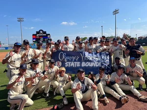 ビル・ゴールドバーグのインスタグラム：「Down to the #finalfour !! @goldberg21_99 and his #boernechampion #chargers are headed to the #texas #highschool #baseball #statefinals 👏👏👏 So proud of this group of kids and their stellar coaching staff!! #whosnext #spear #jackhammer #letsgo #underdogs」