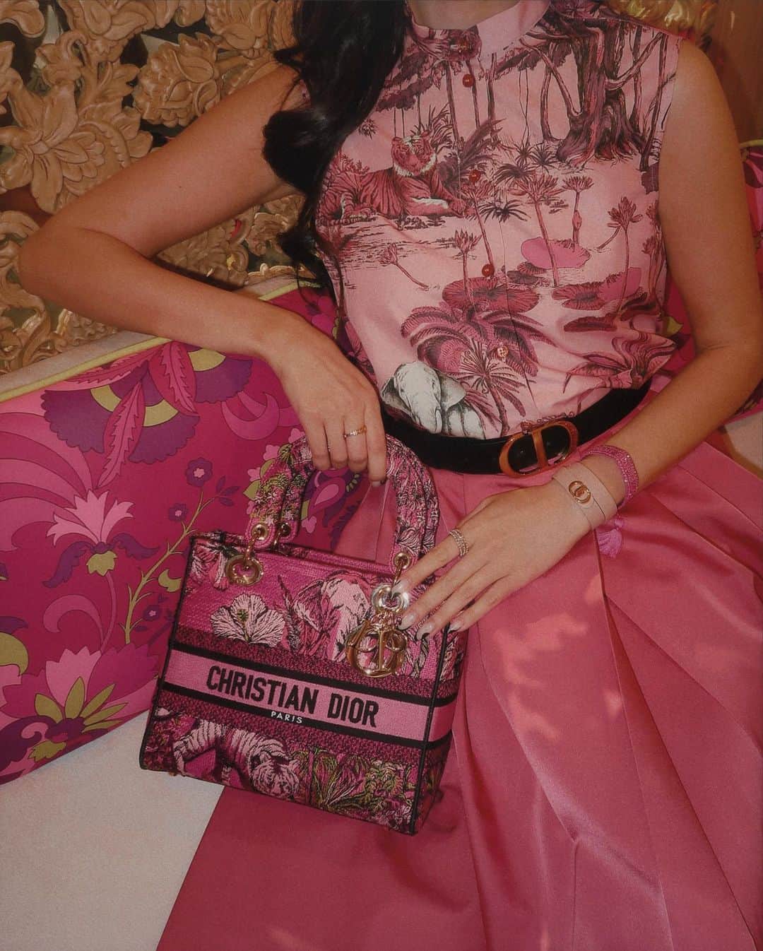 タラ・ミルクティーさんのインスタグラム写真 - (タラ・ミルクティーInstagram)「It’s all in the @Dior details.   From the Dior Fall pop up in Chadstone, open until 18th June. 🤍 #DiorFall23 ad」6月4日 21時44分 - taramilktea