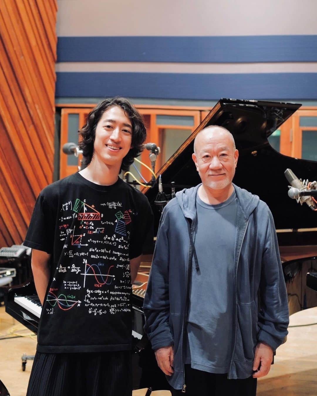 久石譲さんのインスタグラム写真 - (久石譲Instagram)「Super Cool!  First recording session with cateen.」6月4日 22時05分 - joehisaishi_composer