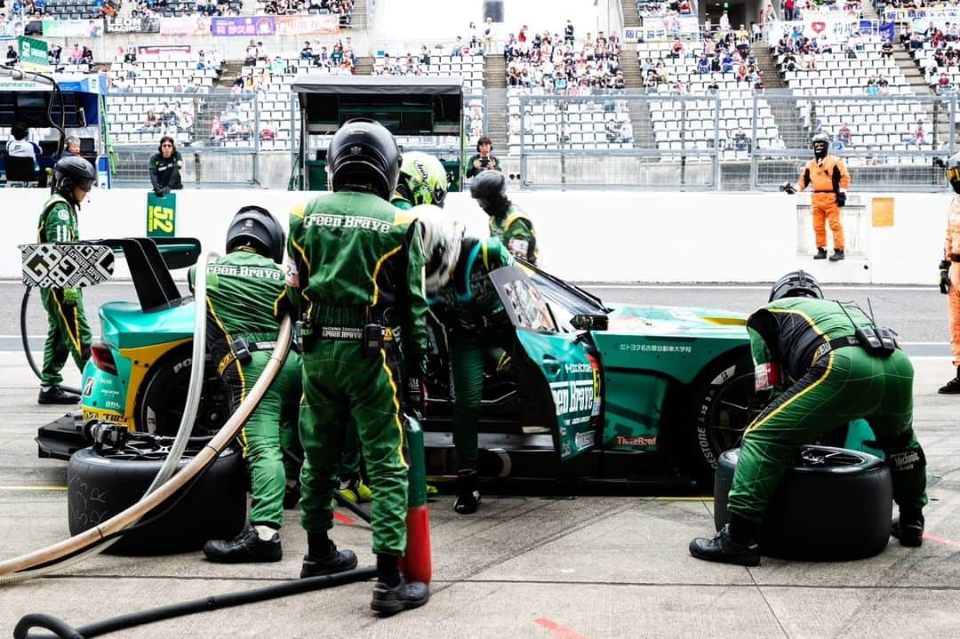 吉田広樹さんのインスタグラム写真 - (吉田広樹Instagram)「#SUPERGT 鈴鹿はP3でした！  予選からのミスをカバー出来たと思います。  チームの作戦、 それを可能にする #BRIDGESTONE タイヤに感謝です！  ここからの中盤戦はウエイトも増え 厳しい戦いが予想出来ますが しっかり準備していきたいと思います。  暑い中応援して下さった皆さん ありがとうございました。  #埼玉トヨペット #GreenBrave #grgarage浦和美園 #GRSUPRAGT #スープラ #大石博久カメラマン」6月4日 22時16分 - hiroki44da