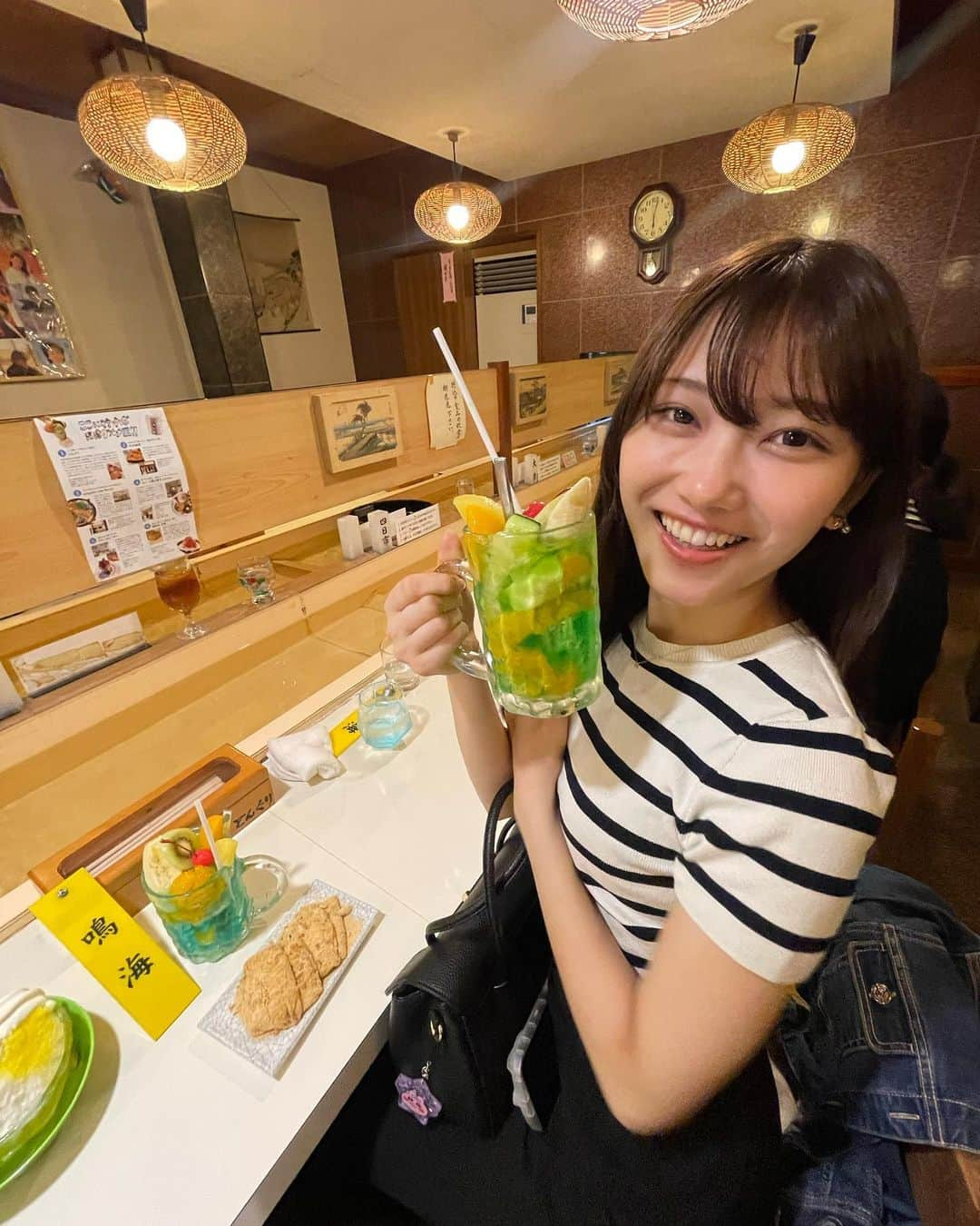 丸山蘭奈のインスタグラム：「念願の、、、♡ 頼んだものが桶にのってて、ぷかぷか運ばれてきたよ〜🫧」