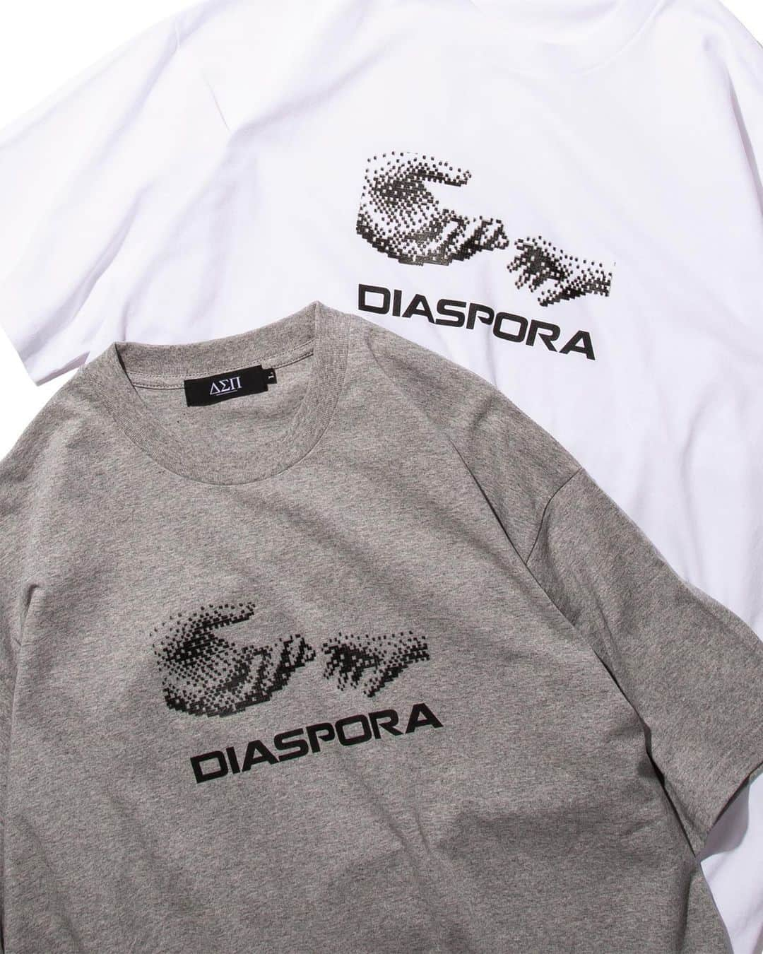 BANRI KOBAYASHIのインスタグラム：「Graphic works for @diaspora_skateboards 23SS🎨  今期のTeeは4型のグラフィックやってます🖌️ 既に売り切れちゃってるのもありますが、今回からボディも変わって更に調子良しです。 友人らにもアートワークを提供してもらって良いラインナップになってます。  基本毎週木曜は駒沢の店舗に居ますので、そちらもぜひぜひ遊びに来てください〜🗣️」