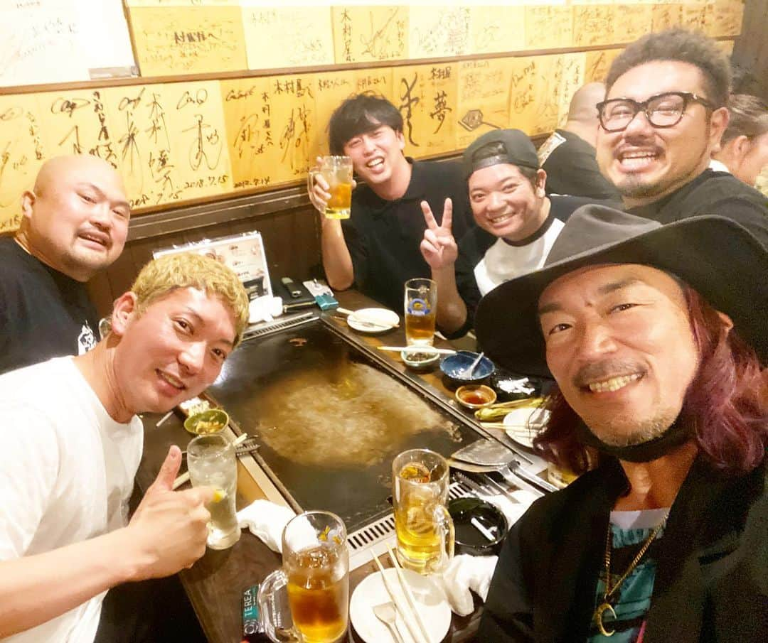 クリスタルボーイのインスタグラム：「@kazuyashimasanewyork @kinno1106 @nobodyknows_official @nashi0721 #もんじゃ　#木村屋　#けェスin愛知   イベントめちゃくちゃ楽しかったです  鬼越トマホークもニューヨークもかなりガチでHIPHOP大好きな方々で打ち上げの酒の味も最高でした  本当に楽しかった😭  また狭いこの島国のどこかで必ず酒を酌み交わしましょう‼️」