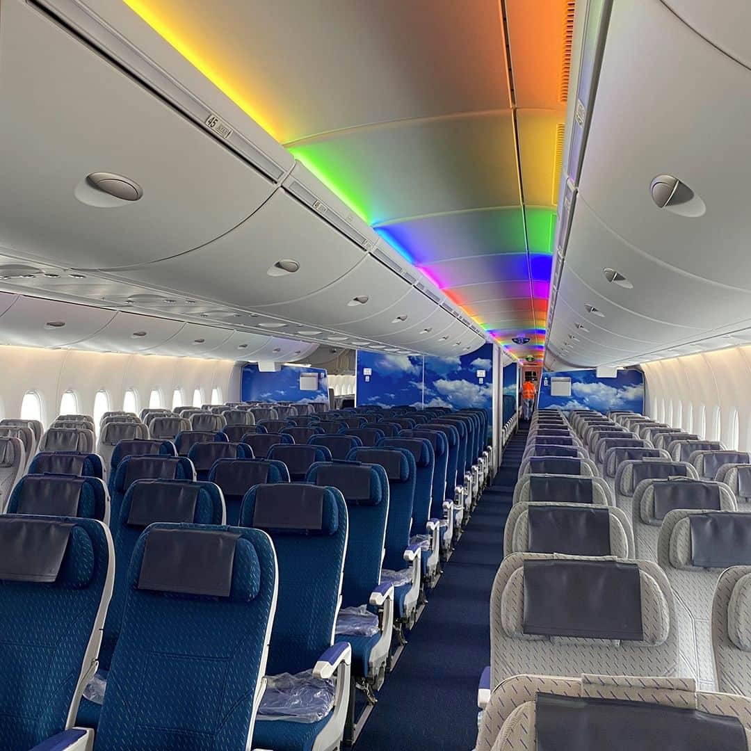 All Nippon Airwaysさんのインスタグラム写真 - (All Nippon AirwaysInstagram)「✨🏳️‍🌈 Sharing Miles, Sharing #Love! 🏳️‍🌈✨  Creating loving memories as you travel shouldn’t be limited. Since 2016, ANA has been proudly recognizing authentic and diverse relationships. Families can register their same-sex spouses as family members and award users under our mileage service program, “ANA Card Family Miles”! ❤️✈️🌈Check out our IG story for more information! #BeYourselfWithANA」6月4日 22時30分 - allnipponairways