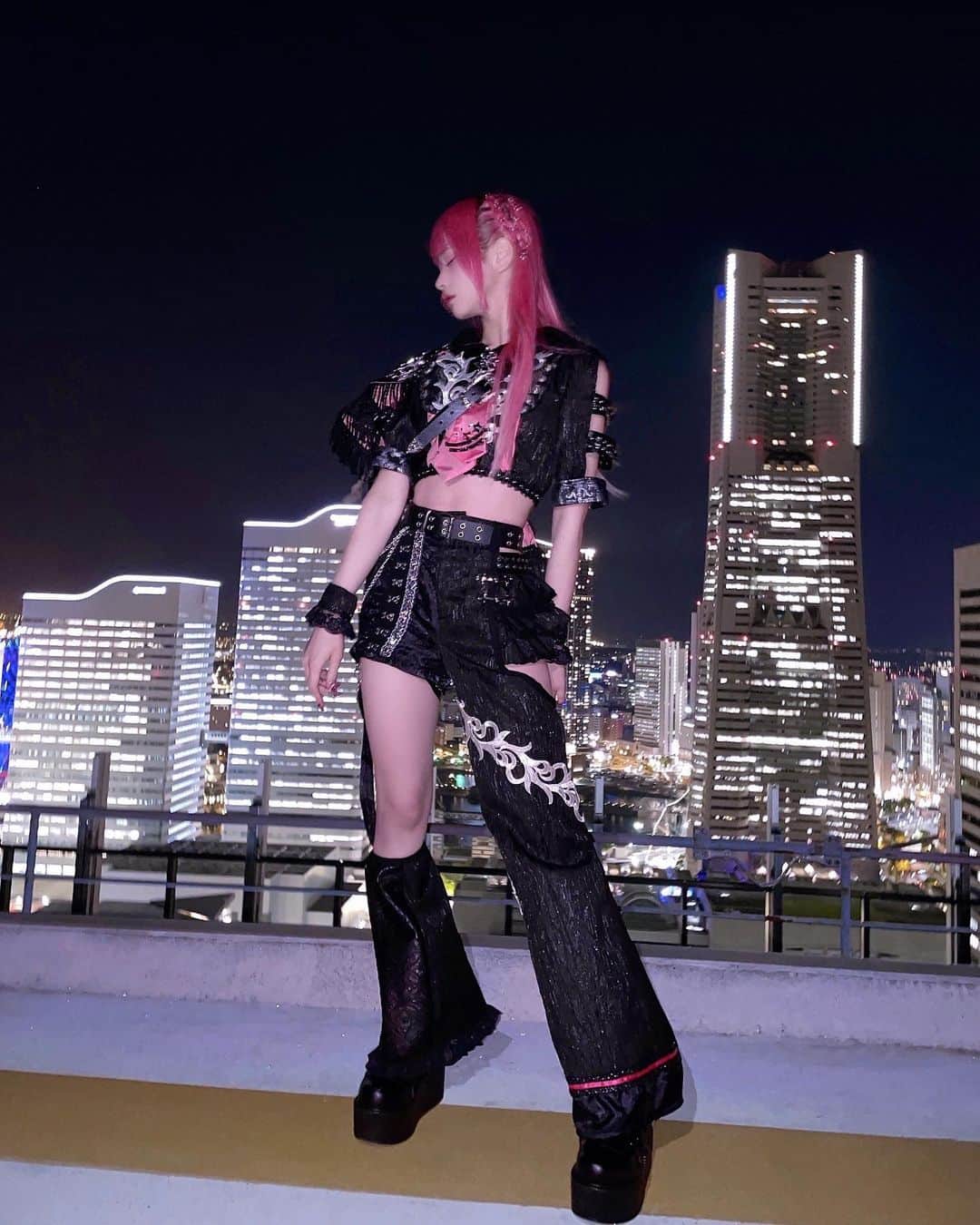いちのインスタグラム：「新衣装です♡  #idol #cosplay #cosplayer #cosplaygirl #japanesegirl #girl #selfie #instagood #hightone #maid #pinkhair #highlighthair #twins #twintail #fff #lfl #l4l #ハイライトカラー #アイドル #派手髪」