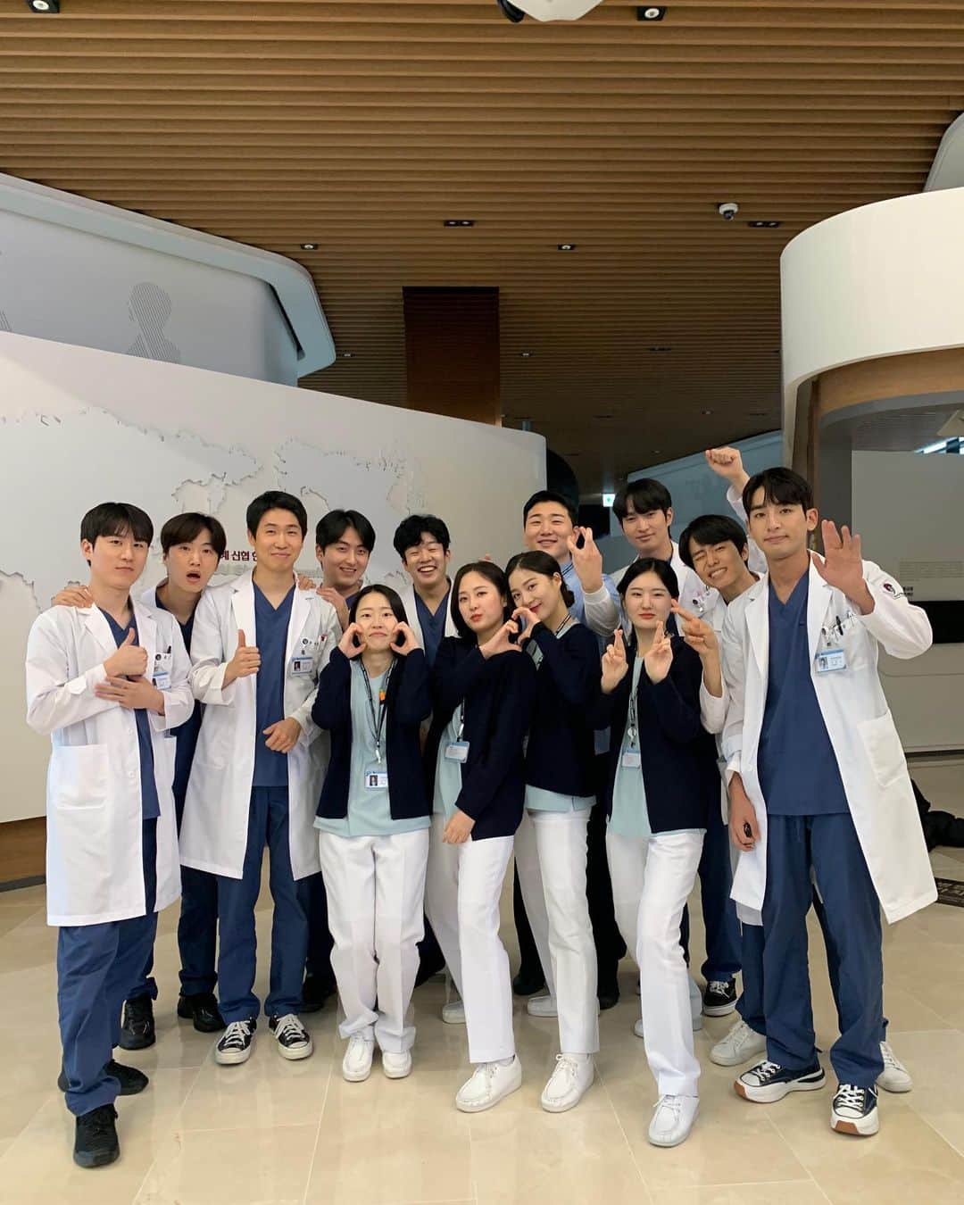 ソン・ジホのインスタグラム：「#닥터차정숙 마지막방송 ㅠ ….」