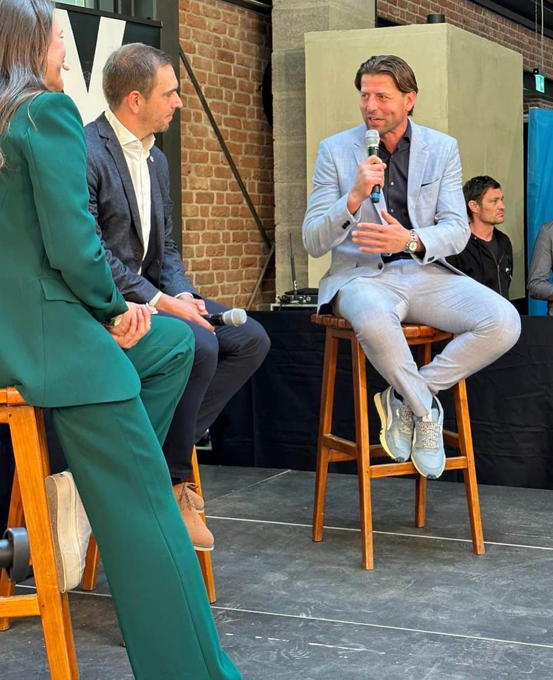 ローマン・ヴァイデンフェラーさんのインスタグラム写真 - (ローマン・ヴァイデンフェラーInstagram)「Pokalfinale 2023. Berlin ist immer eine Reise wert. #dfb #pokalfinale #berlin #eintrachtfrankfurt #rbleipzig @dfb_pokal @philipplahm @euro2024 @lisa_ramuschkat @flyeralarm.official @sportfiveagency」6月4日 22時39分 - romanweidenfeller