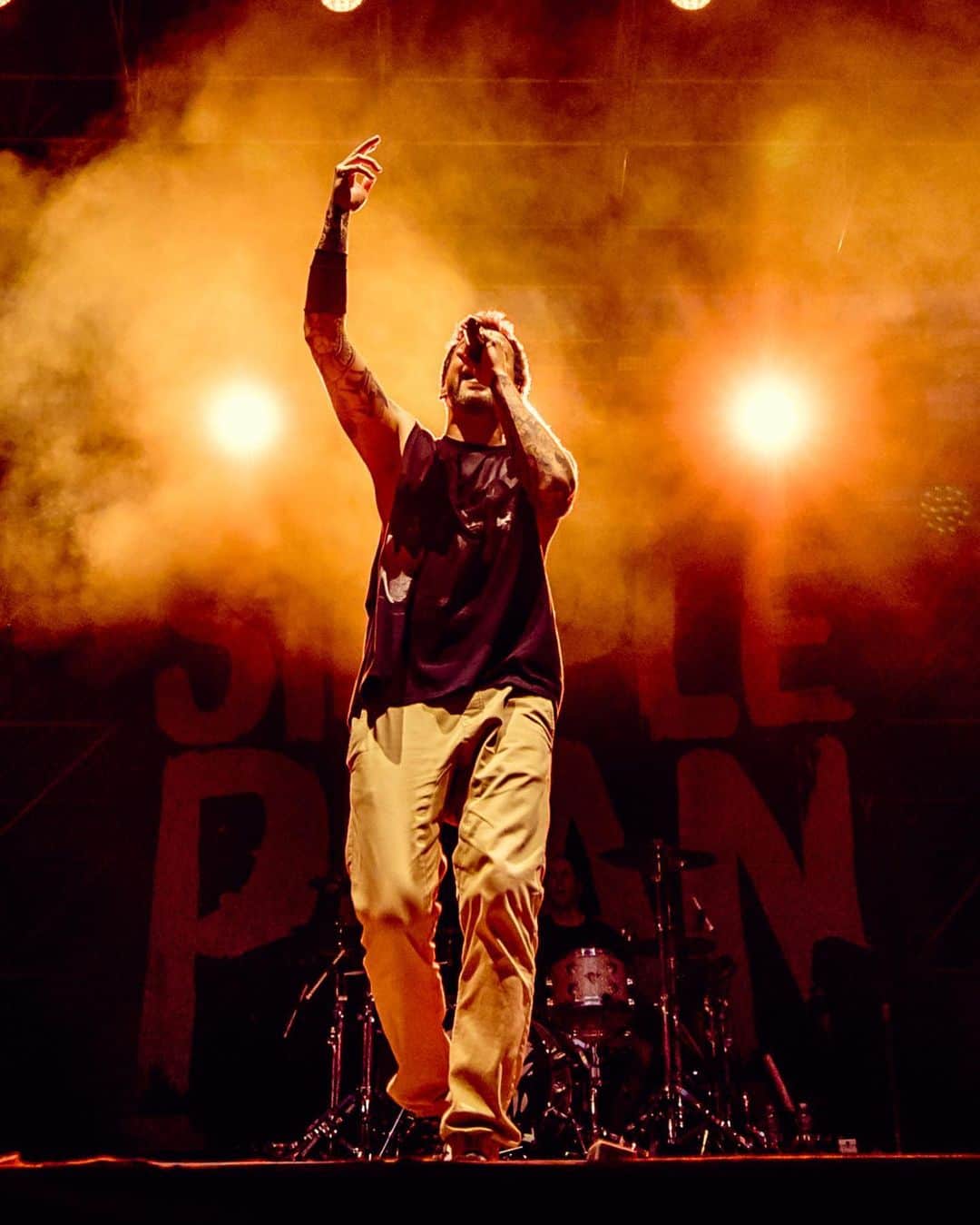 ピエール・ブーヴィエのインスタグラム：「Rimini Italy last night.  So epic!  @skylerbarberio」