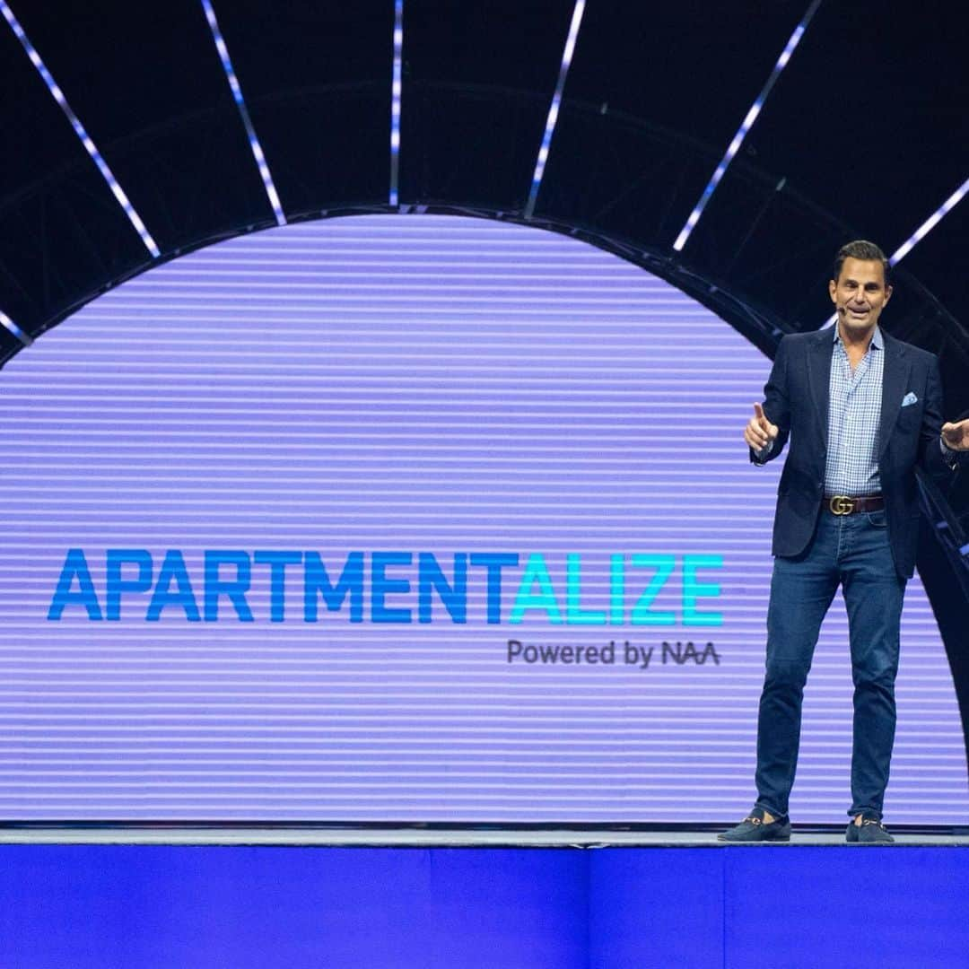 ビル・ランシックさんのインスタグラム写真 - (ビル・ランシックInstagram)「Thrilled to share that I'll be returning as the emcee for the third year at the @naahq #Apartmentalize event in #Atlanta. Get ready for an unforgettable experience as I interview speakers @lindseyvonn and #jasonsudeikis. Looking forward to the big event later this week!」6月4日 23時13分 - billrancic