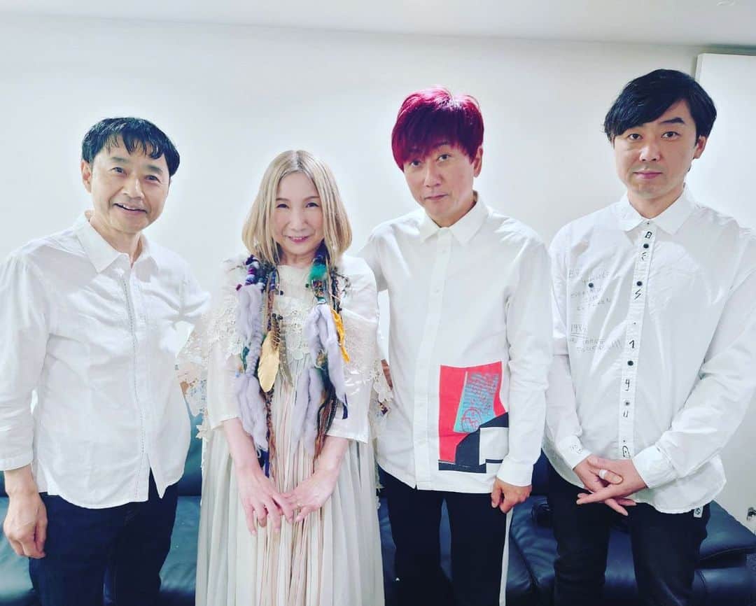 新居昭乃のインスタグラム：「Feathers in Your Heart東京、会場と配信で参加してくださったみなさん、どうもありがとうございました💕きょうのことずっと忘れずにいます。  そしてヒューヒュー言ってもらえてとても嬉しかったです♡」