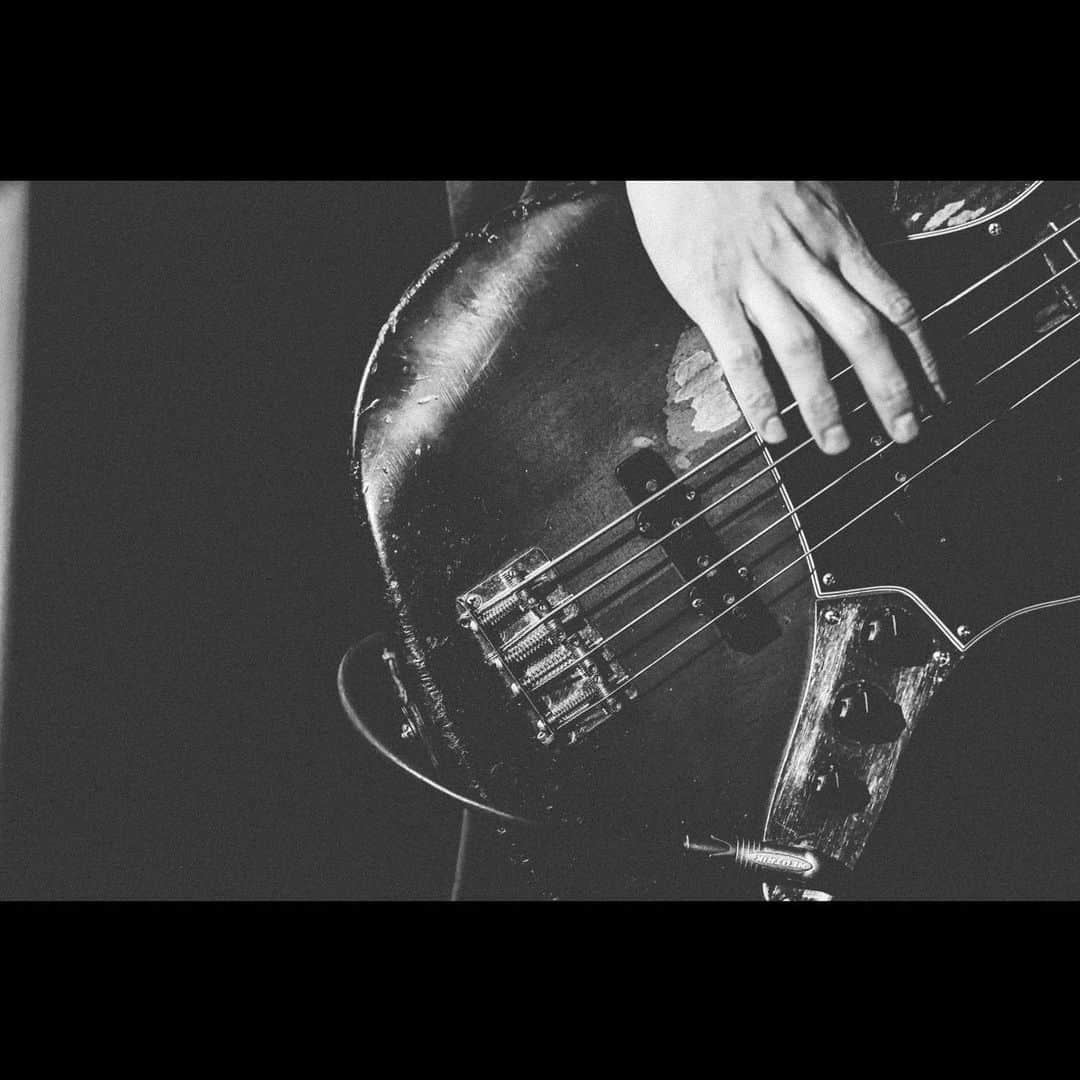 イガラシさんのインスタグラム写真 - (イガラシInstagram)「ベース楽しい　 　 ph @nishimaki_tkmi  #bassguitar#bassist#bassplayer#fender#fenderbass#fenderjazzbass」6月4日 23時32分 - ygarshy