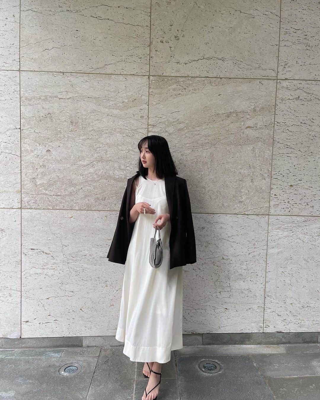 大坪はるらさんのインスタグラム写真 - (大坪はるらInstagram)「day off🤍  jaket dress @marno__official   とっても素敵なアクセサリーが届いたので。 また紹介します🦪🤍 #dayoff#marno」6月4日 23時39分 - harurappy_1211