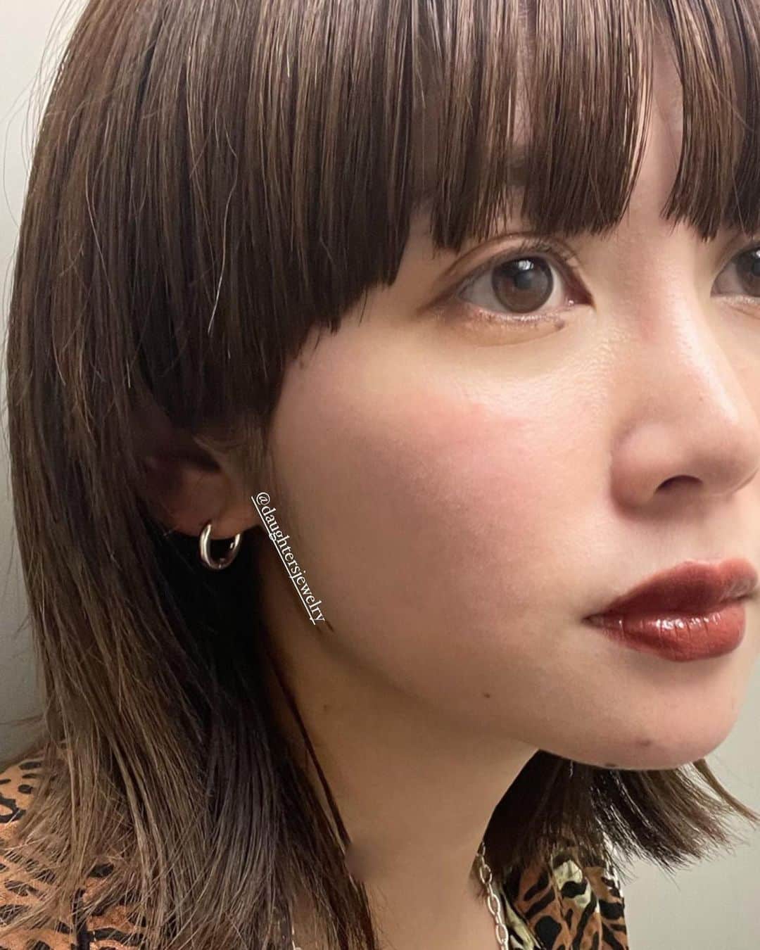 藤沢麻衣のインスタグラム：「セルフカットの限界はすぐそこまできているようです よろしくお願いします。 @yuki_ii_  ⠀ #daughtersjewelry」