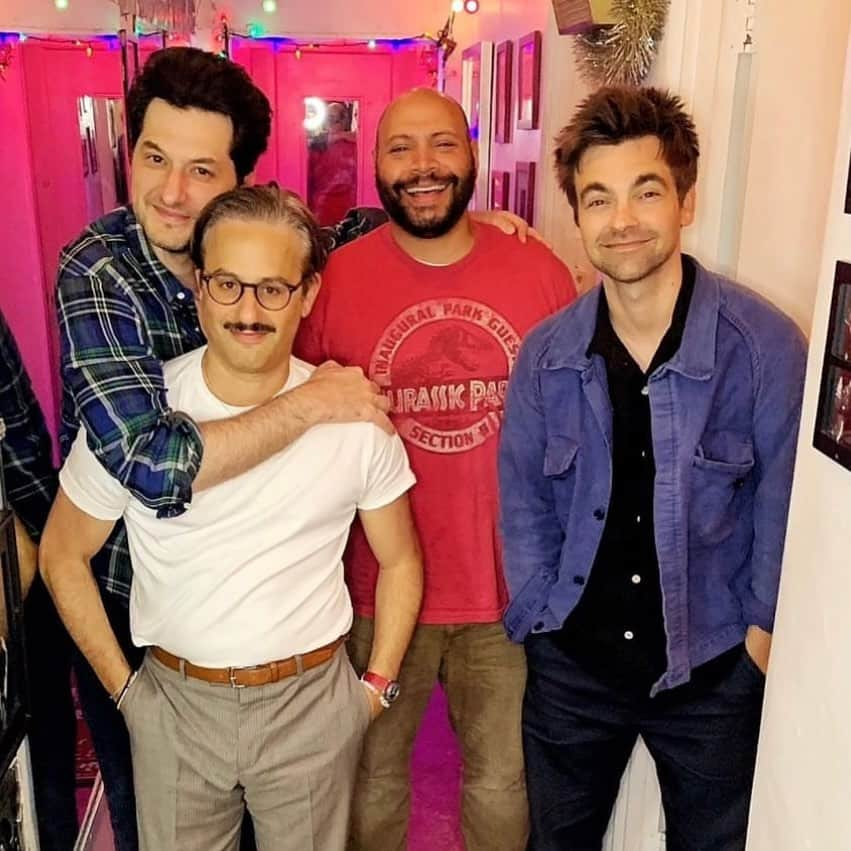 ベン・シュワルツのインスタグラム：「Absolutely bonkers and fun two shows last night at @largolosangeles. Thank you to everyone for coming and to the incredible improvisers @drewtarver @captdope & @tallgilozeri. Next shows are in Denver and Portland! Get tix at Rejectedjokes.com/tour」