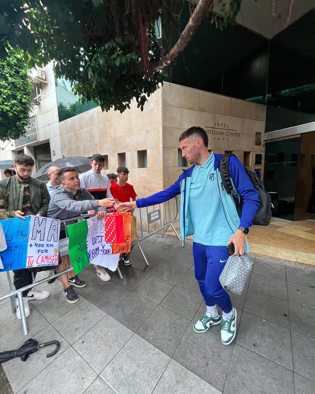 アトレティコ・マドリードのインスタグラム：「🚌 ¡Ponemos rumbo al estadio!」