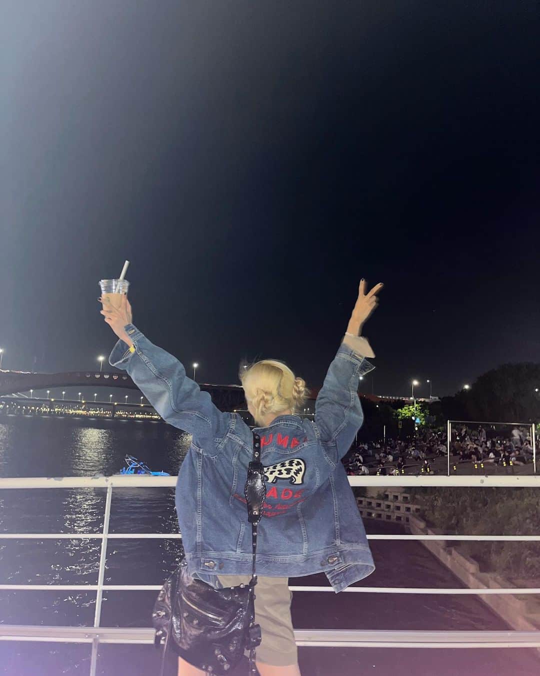 チャン・イェウンのインスタグラム：「Photo by 😋」