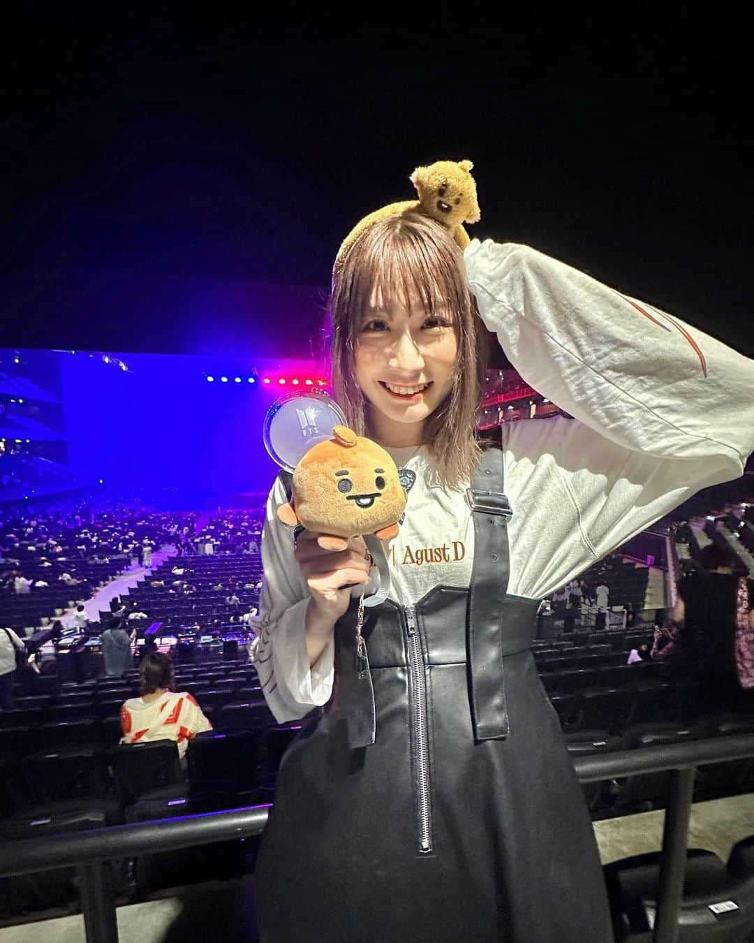 TONEAYUのインスタグラム：「我が推しの🇯🇵LIVE🫶🥹❤️‍🔥 ⁡ プレミアムすぎる🎫で、台風と共にイルコン初日参戦🌪️🥹💜  感想！！  BLACKPINKに入って結婚したい←🤣🤣🤣ㅋㅋㅋ ⁡ 미안하다, 사랑한다 ~😭❤️‍🔥❤️‍🔥❤️‍🔥 ⁡ #yoongimarryme 👰🏼‍♀️ #ユンギ女 #SUGA_AgustD_TOUR_IN_JAPAN #오늘의슈가 #슈가 #SUGA #AgustD #BTS #방탄소년단 #D_DAY #D_DAY_TOUR_Japan #SUGA_AgustD_TOUR #BTSARMY #D_DAY_TOUR_Japan1회차공연」